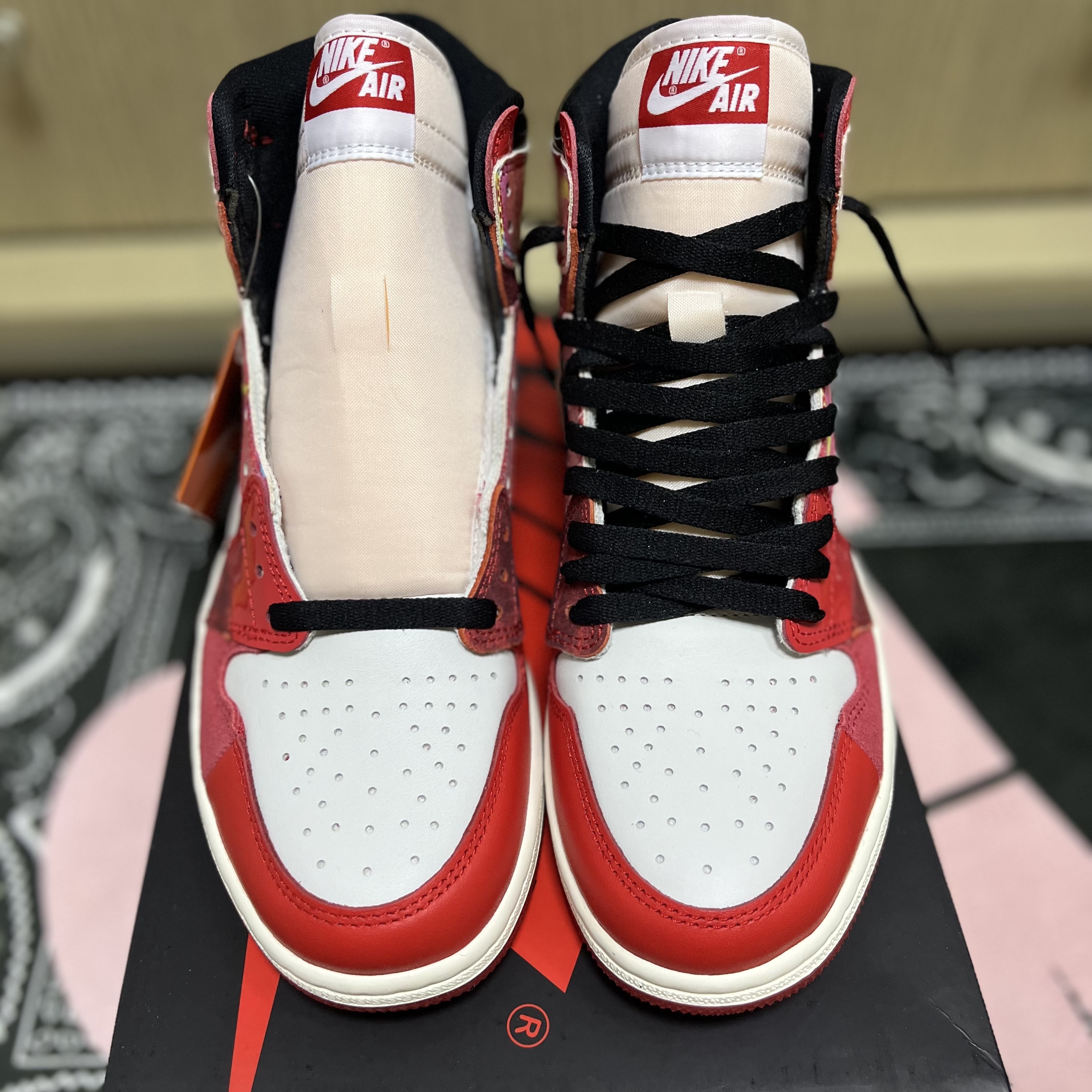Jordan 1 Retro High Spider-Man Next Chapter 착용 스타일 - 5