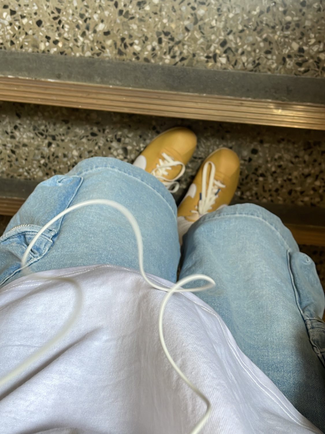 Nike Cortez 23 SE Wheat Gold 착용 스타일