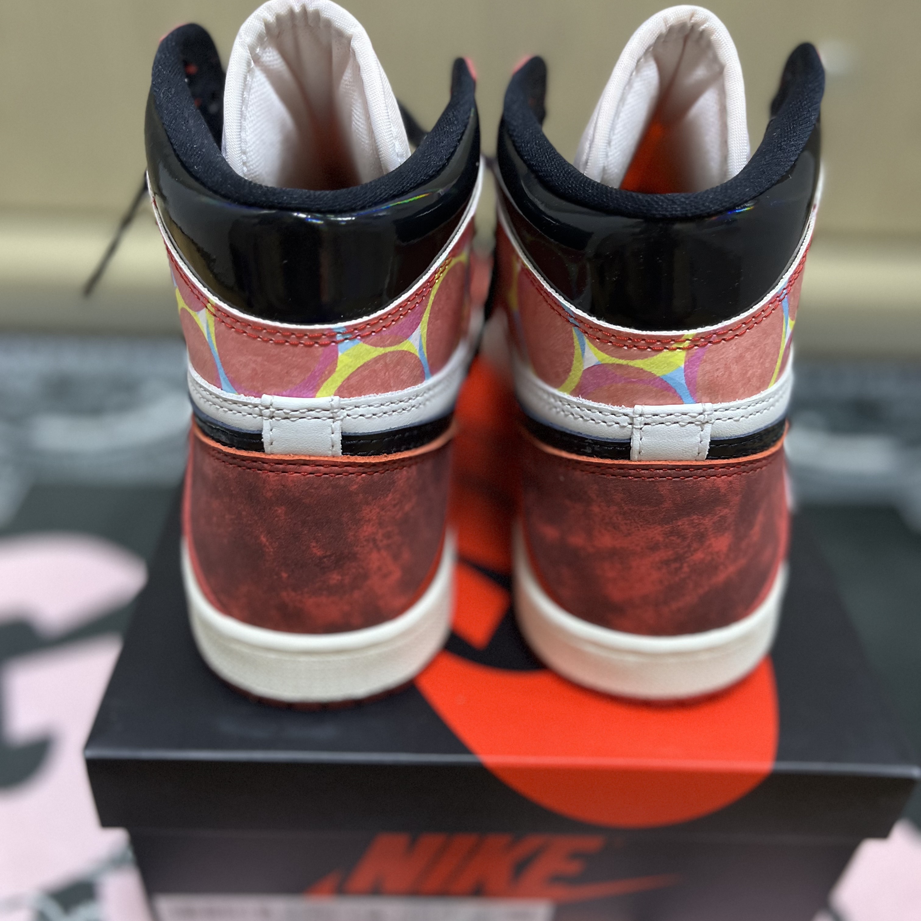 Jordan 1 Retro High Spider-Man Next Chapter 착용 스타일 - 2