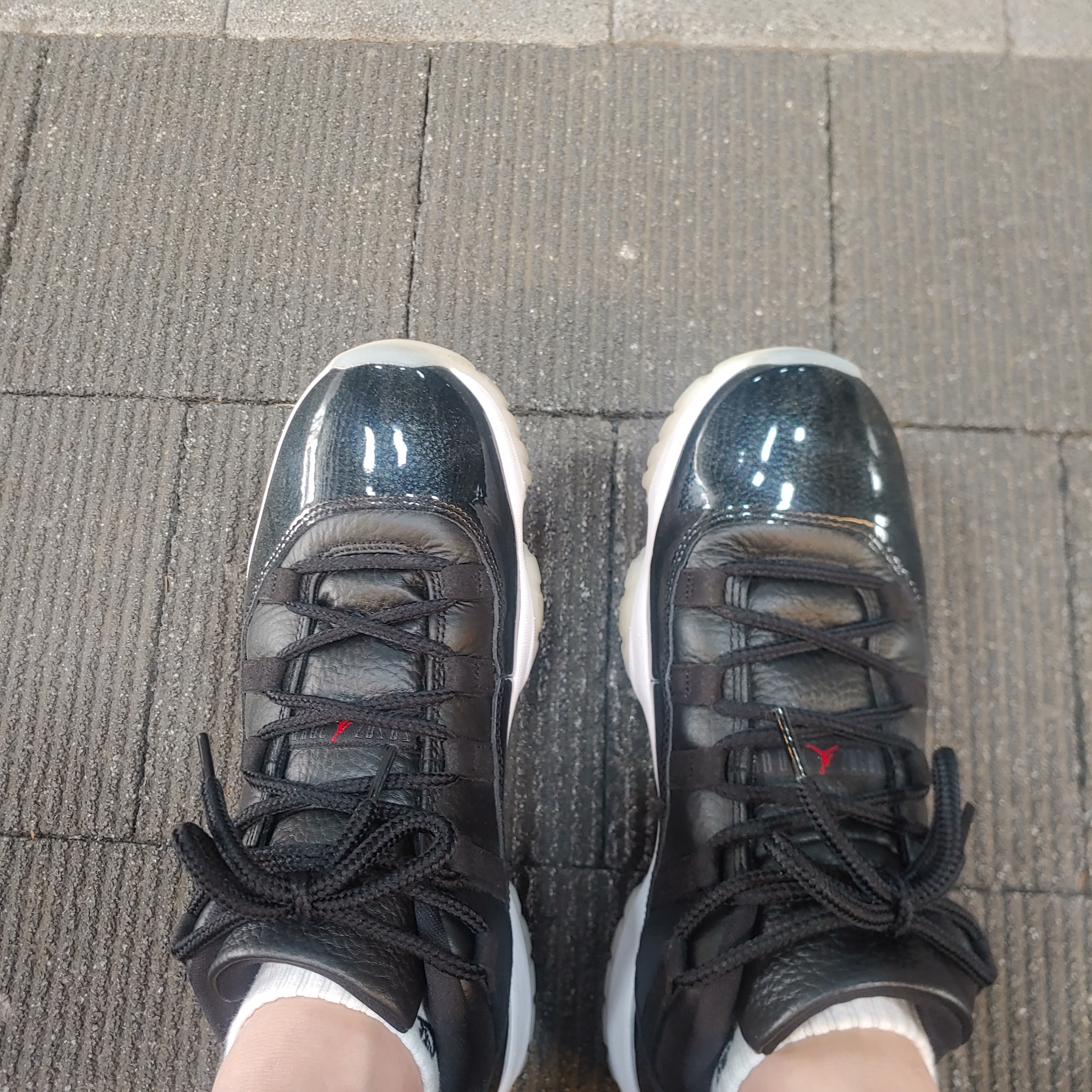 Jordan 11 Retro Low 72-10 착용 스타일