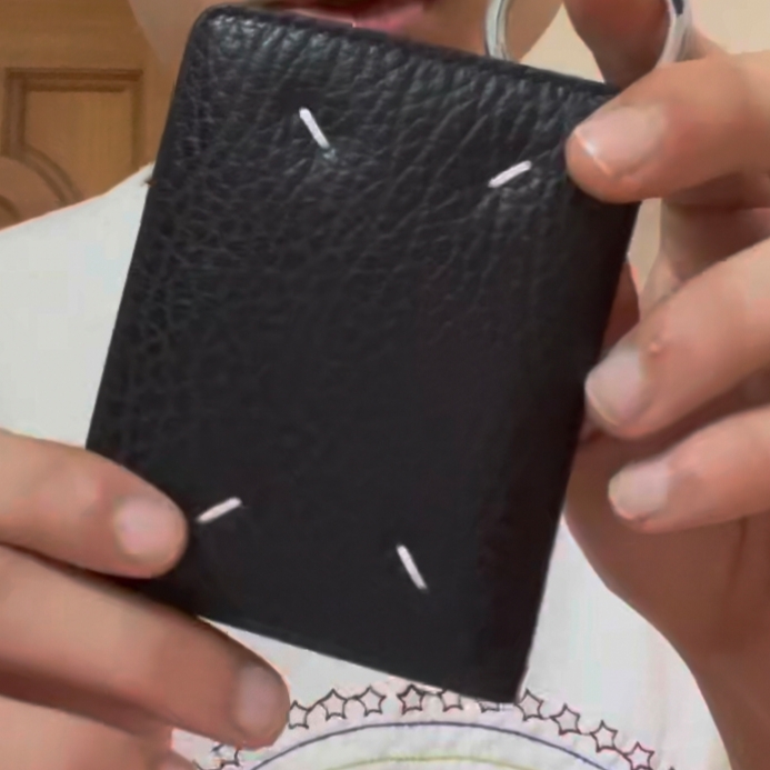 Maison Margiela Keyring Wallet Black 착용 스타일