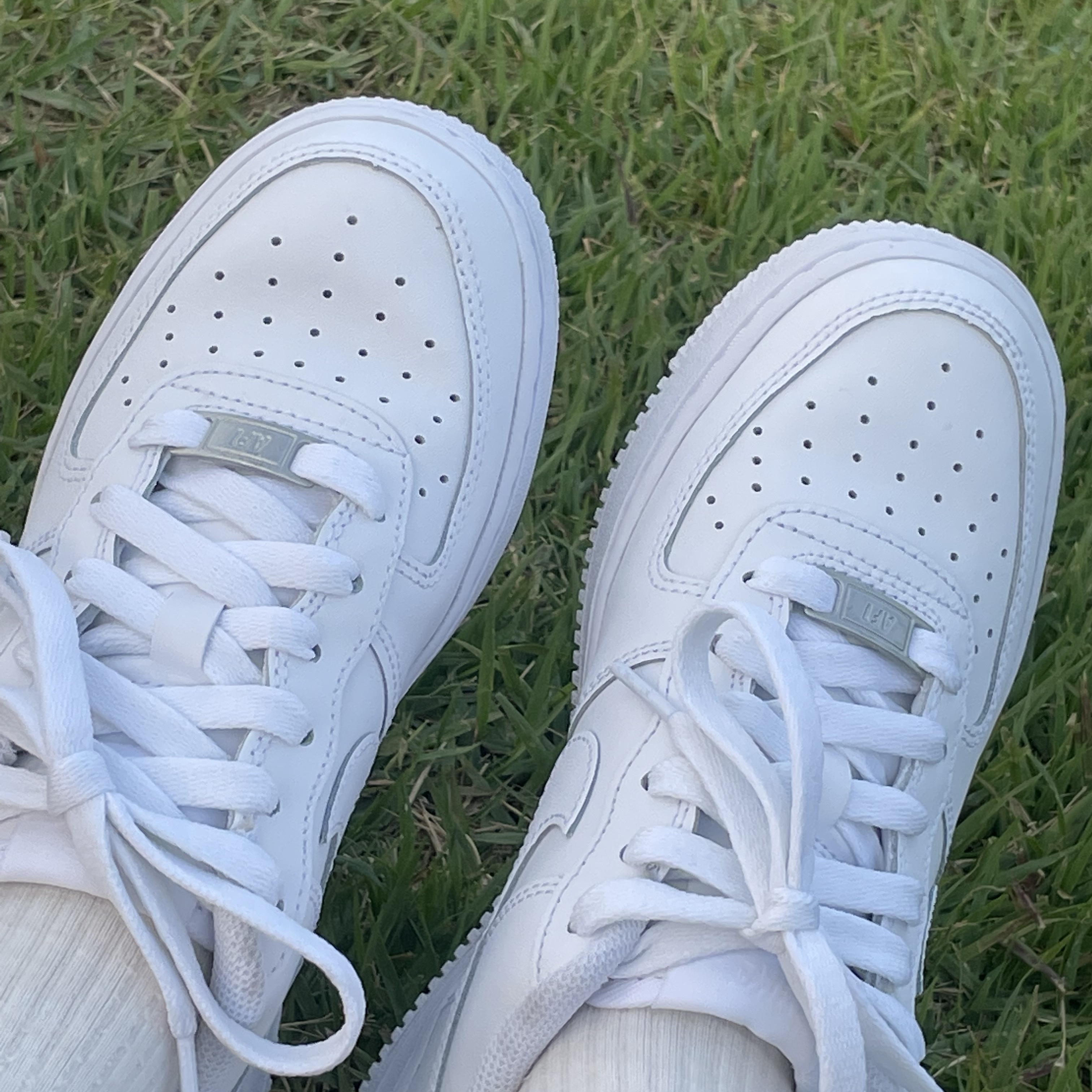 (GS) Nike Air Force 1 LE White 착용 스타일