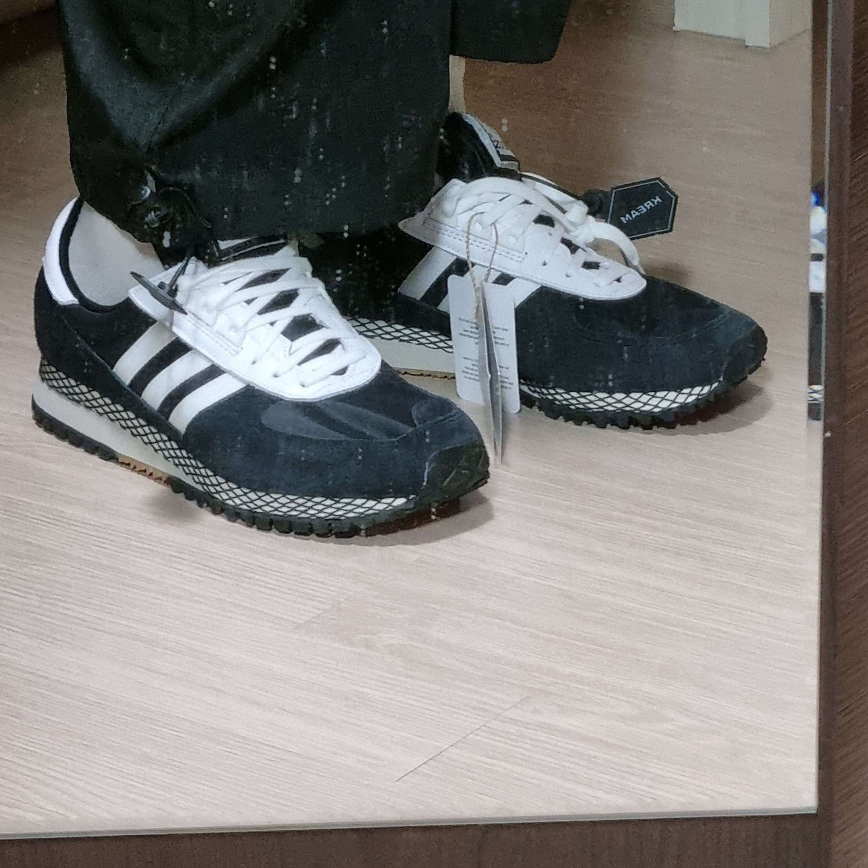Adidas City Marathon PT Core Black 착용 스타일
