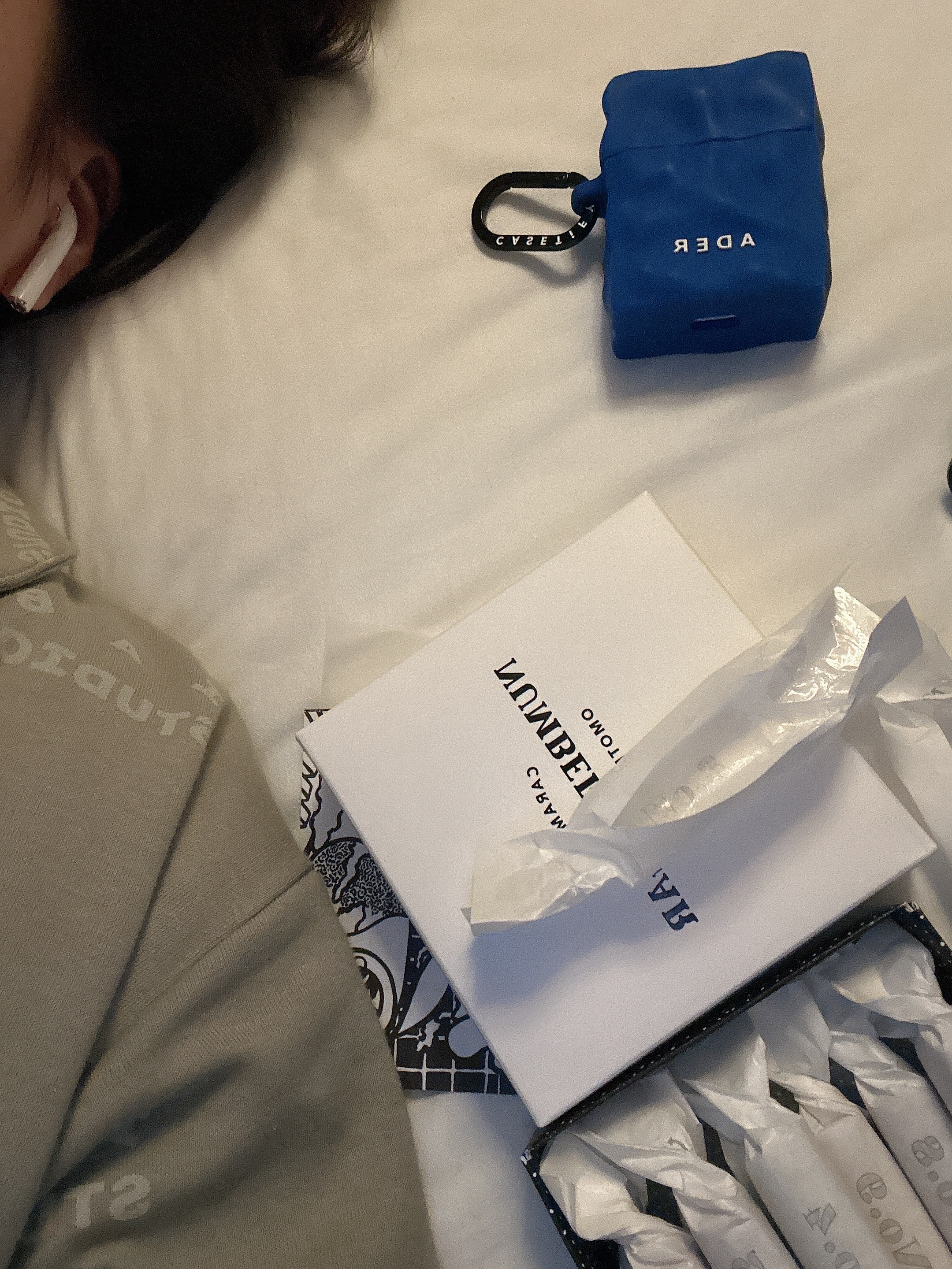 IAB Studio Pajama Set Light Green, Casetify x Ader Error AirPods Case 착용 스타일
