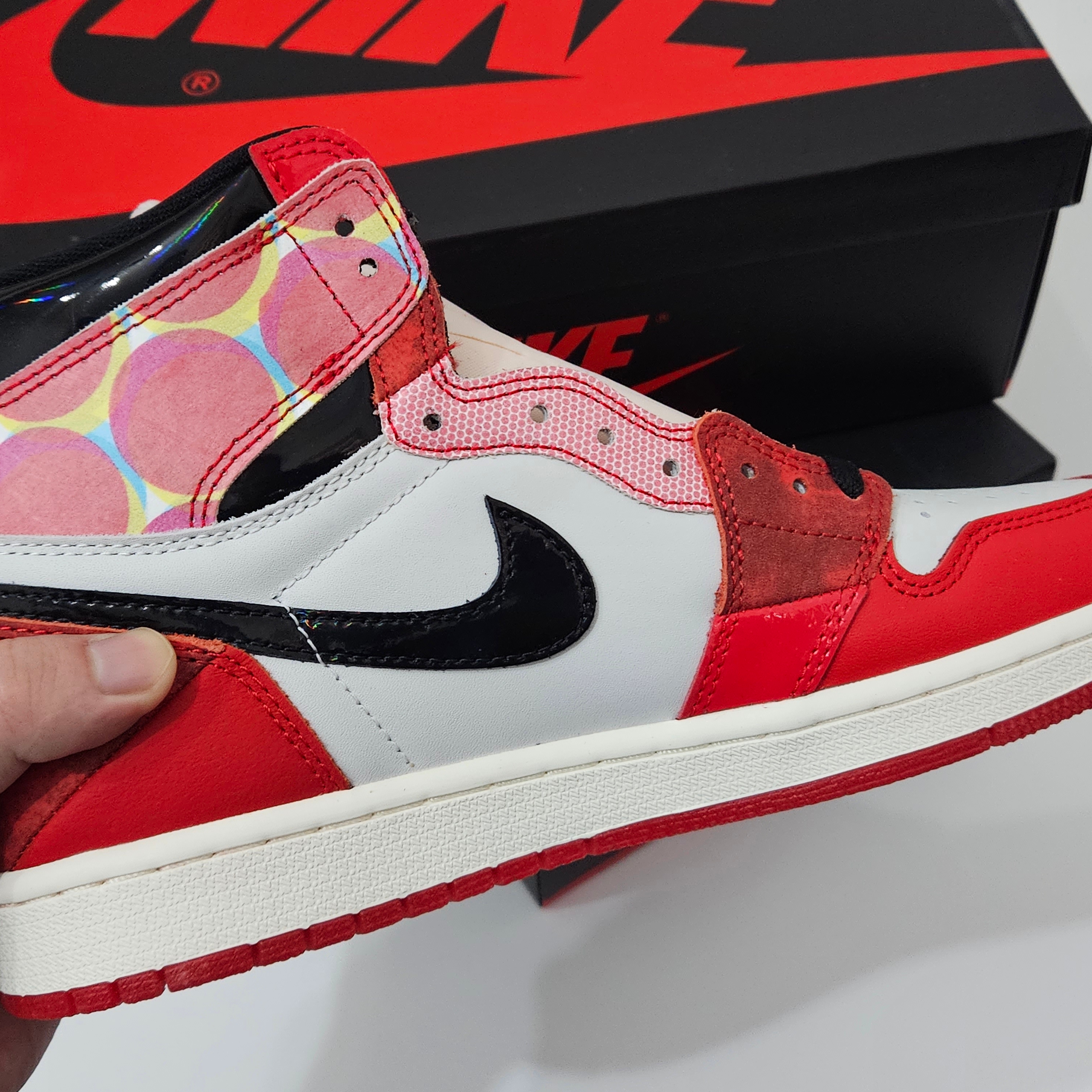 Jordan 1 Retro High Spider-Man Next Chapter, (GS) Jordan 1 Retro High Spider-Man Next Chapter 착용 스타일 - 4