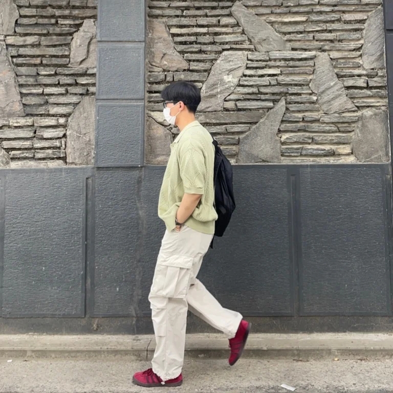 Adidas Tobacco Gruen Collegiate Burgundy 착용 스타일 - 3