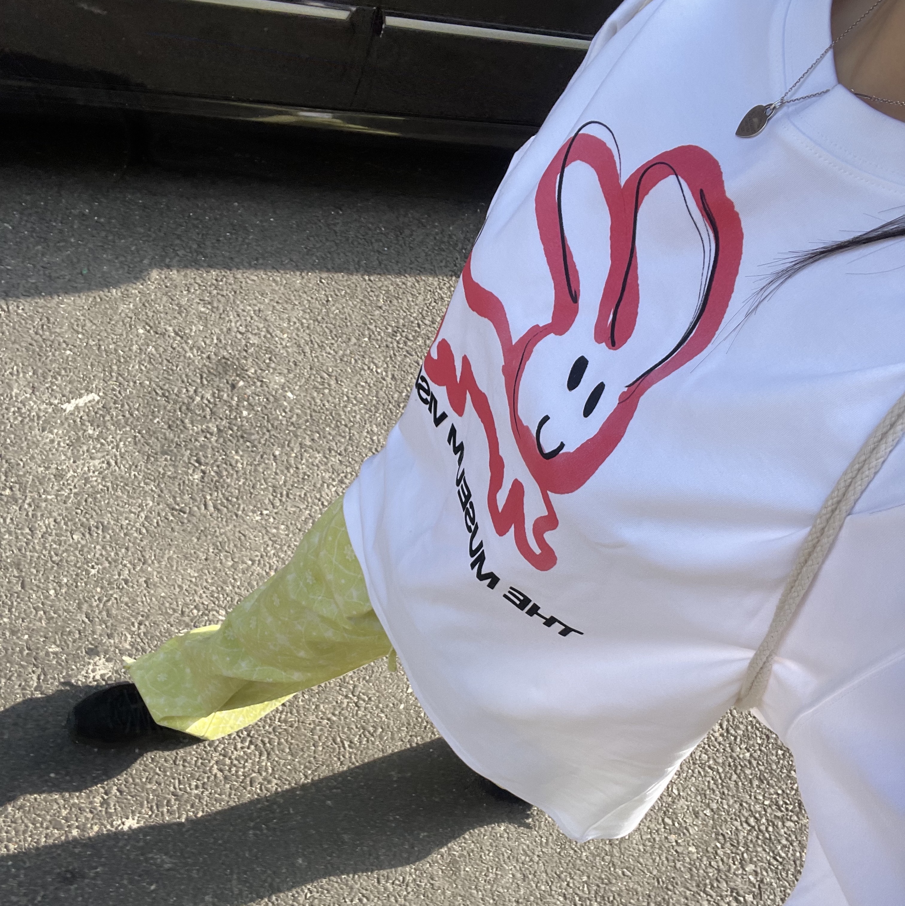 The Museum Visitor Rabbit Printed T-Shirt White - 23PS, Nike x Stussy Air Penny II Black 착용 스타일