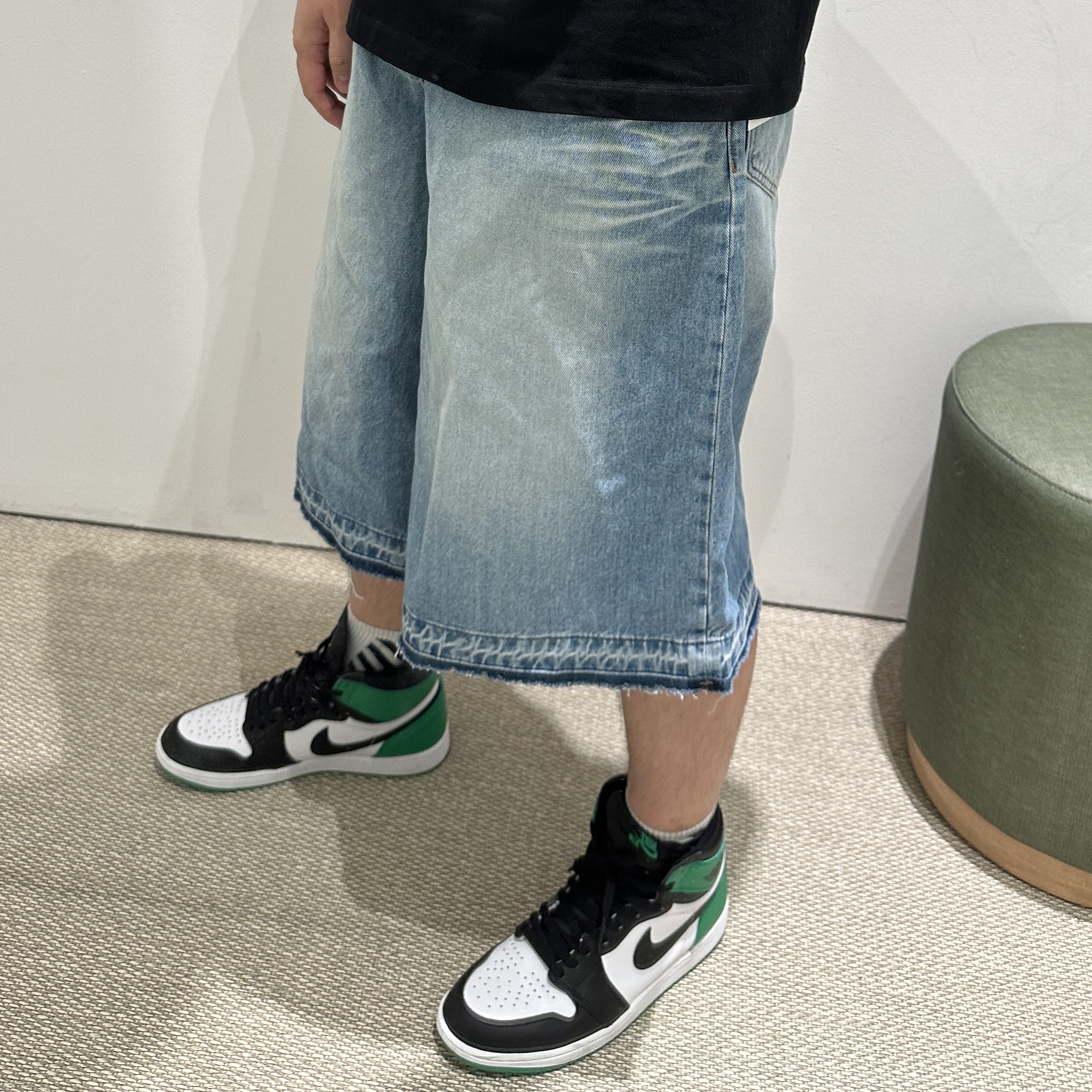 Jordan 1 Retro High OG Black and Lucky Green, Stussy x Our Legacy Surfman T-Shirt Black - 21SS 착용 스타일 - 1