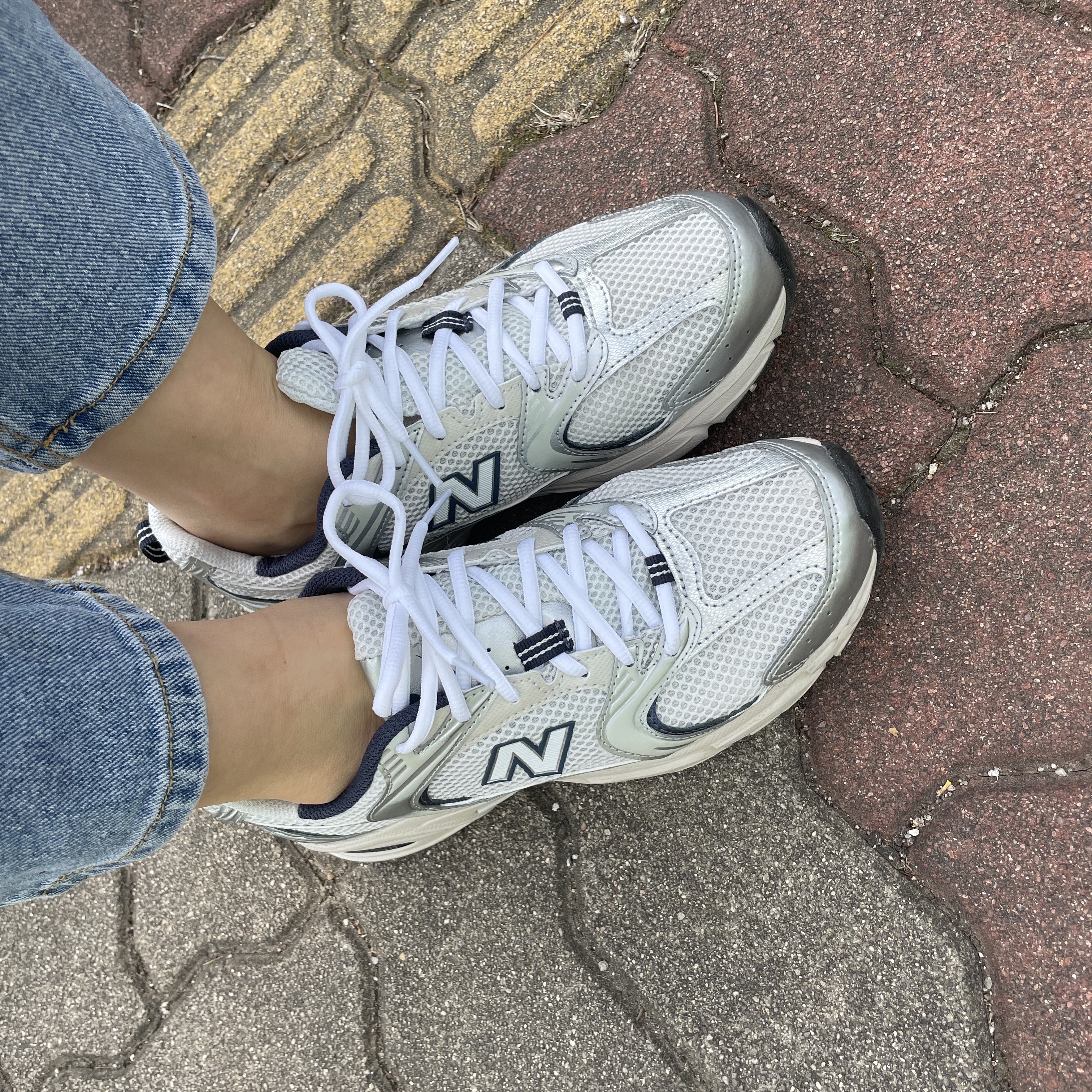 New Balance 530 Steel Grey 착용 스타일