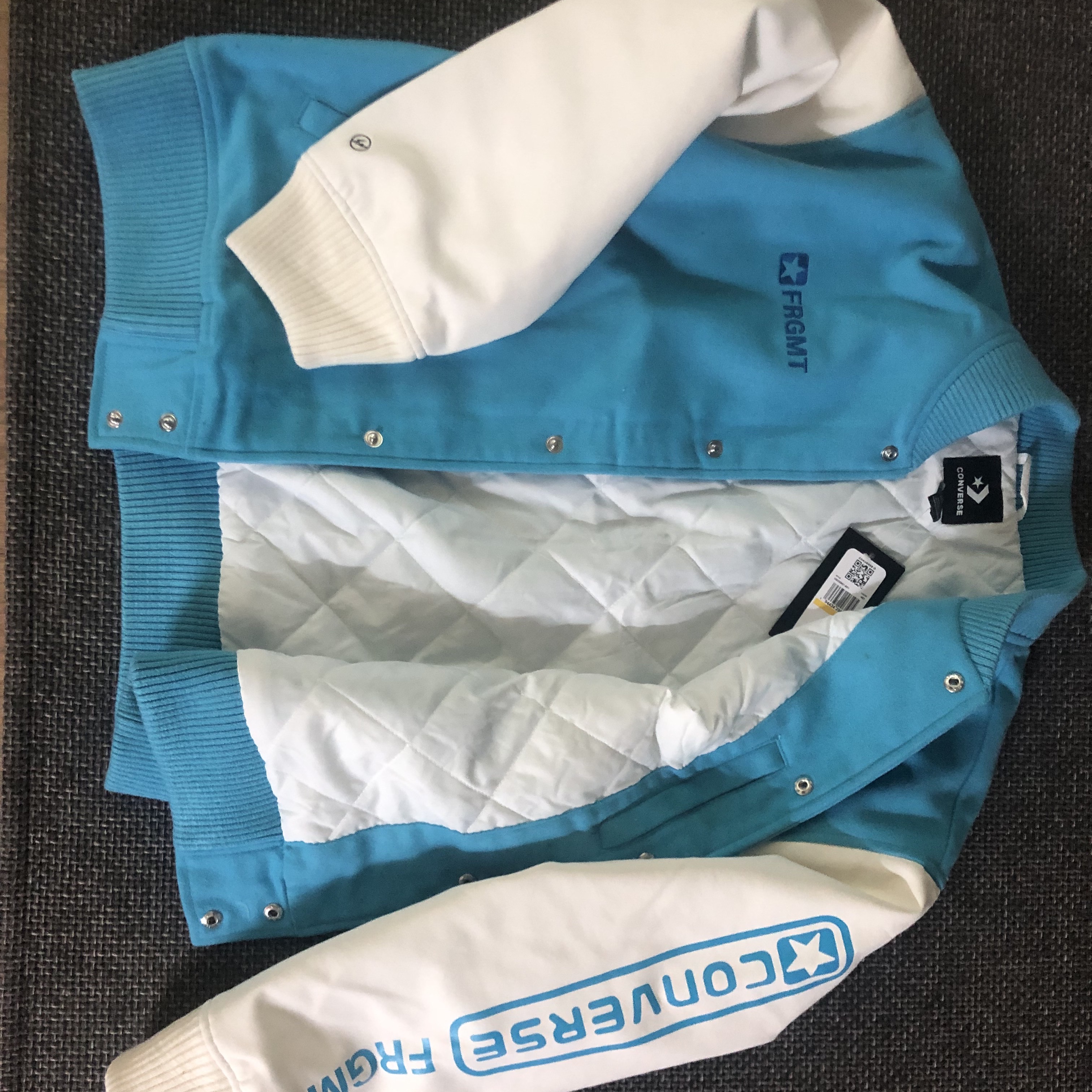 Converse x Fragment Varsity Jacket Aquarius 착용 스타일 - 1
