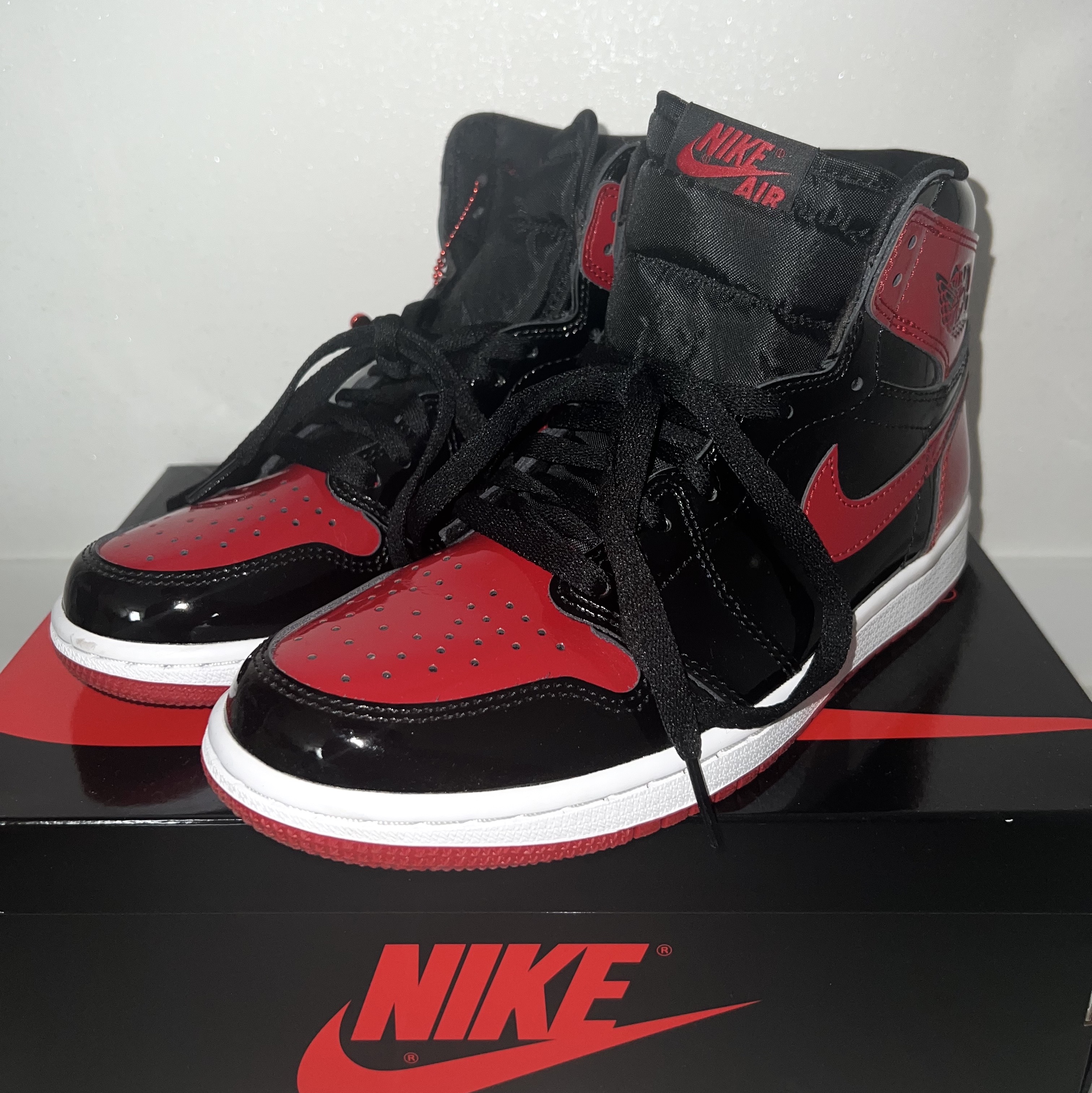 Jordan 1 Retro High OG Patent Bred 착용 스타일