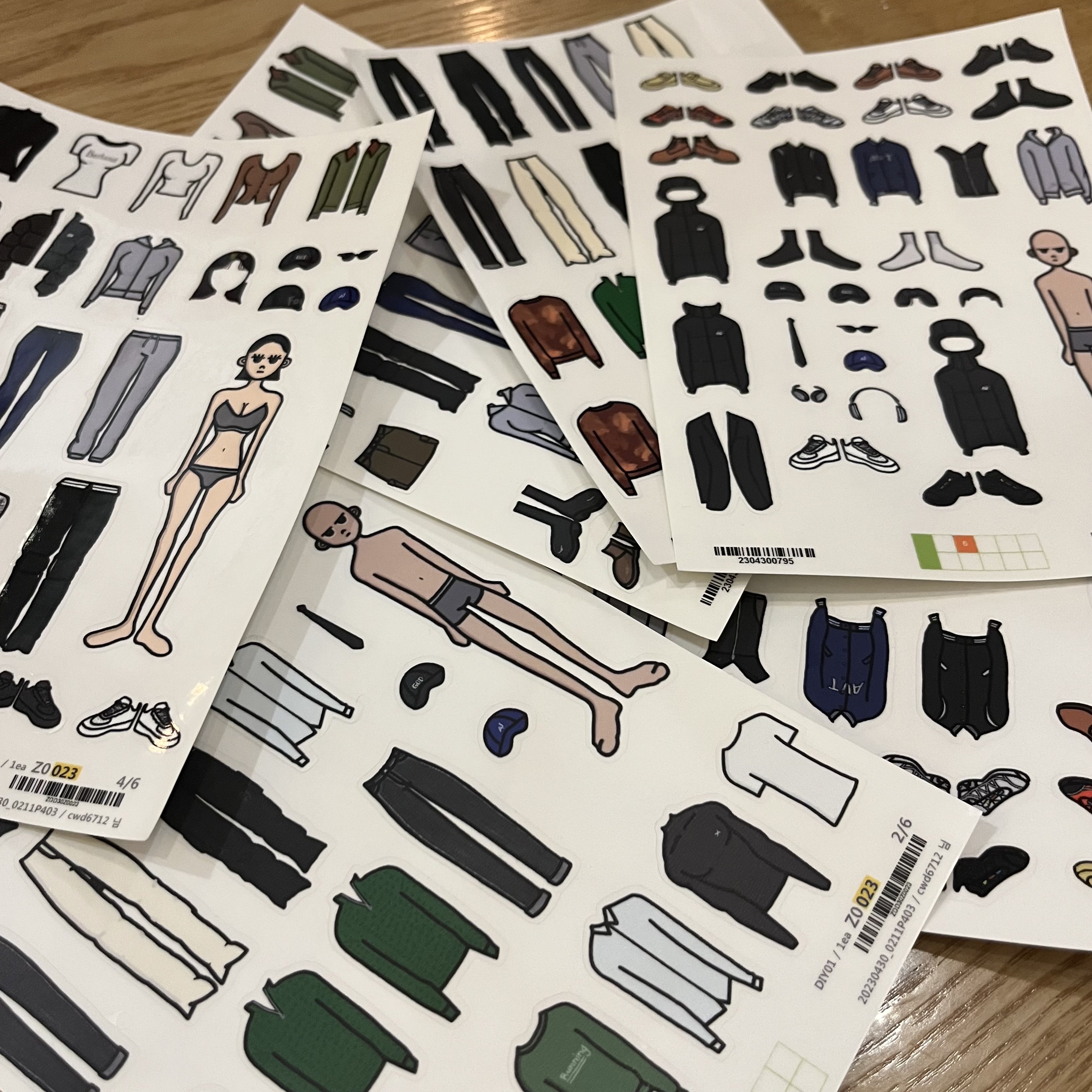 Nike Air Force 1 '07 Low White, Apple AirPods Max Lightning Silver (Korean Ver.) 착용 스타일