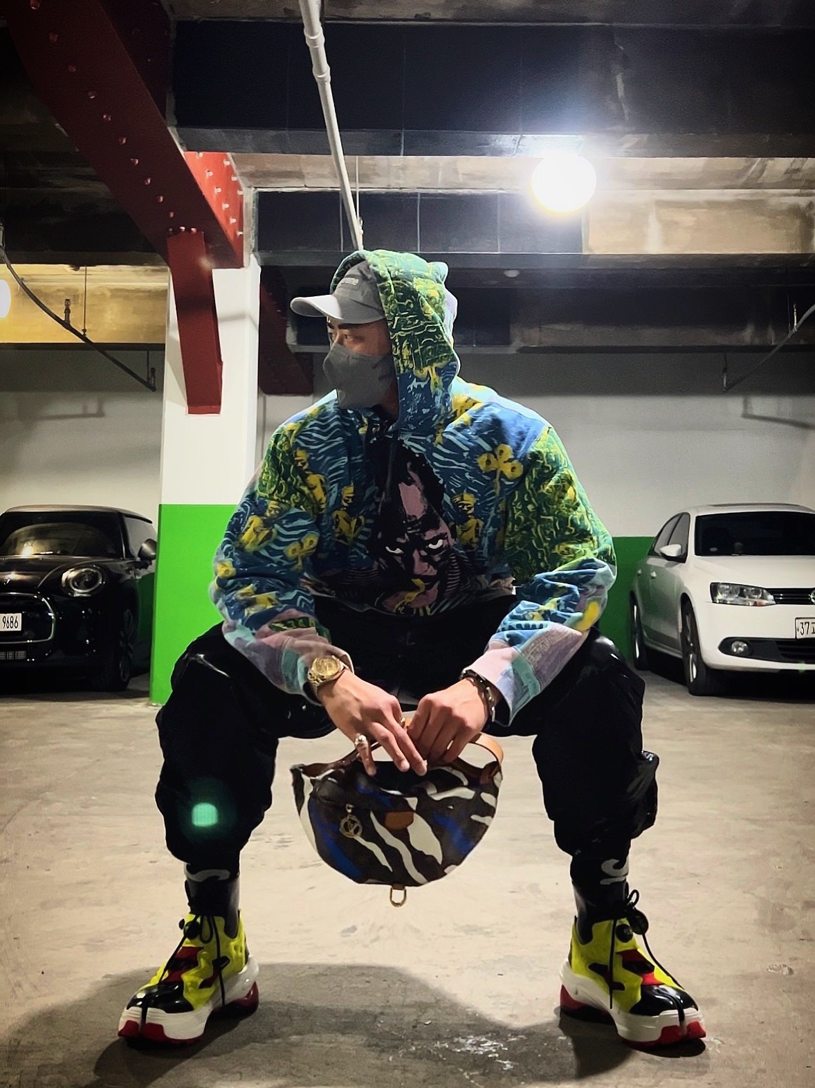 Supreme Washed Chino Twill Camp Cap Grey - 22SS, Supreme Don’t Fuck Around T-Shirt Heather Grey - 22FW 착용 스타일 - 3