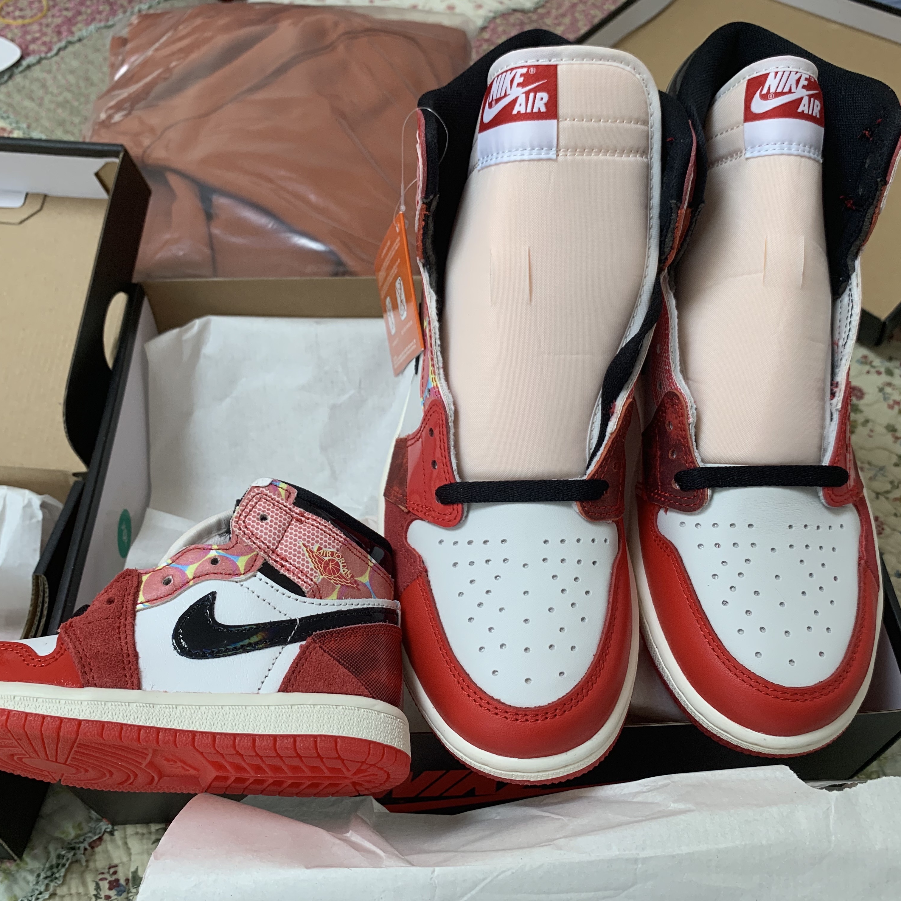 Jordan 1 Retro High Spider-Man Next Chapter 착용 스타일 - 1