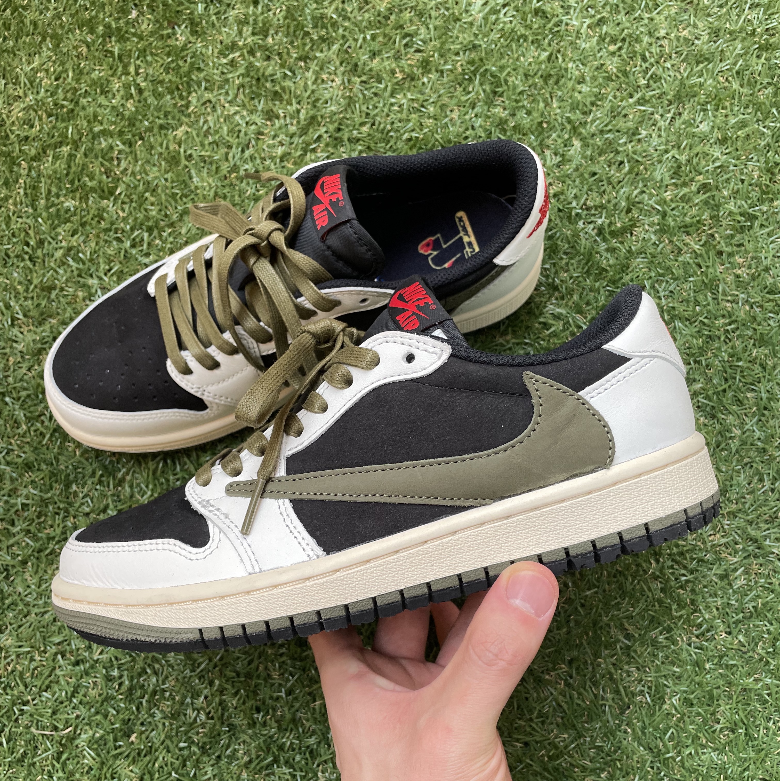 (W) Jordan 1 x Travis Scott Retro Low OG SP Medium Olive 착용 스타일 - 4