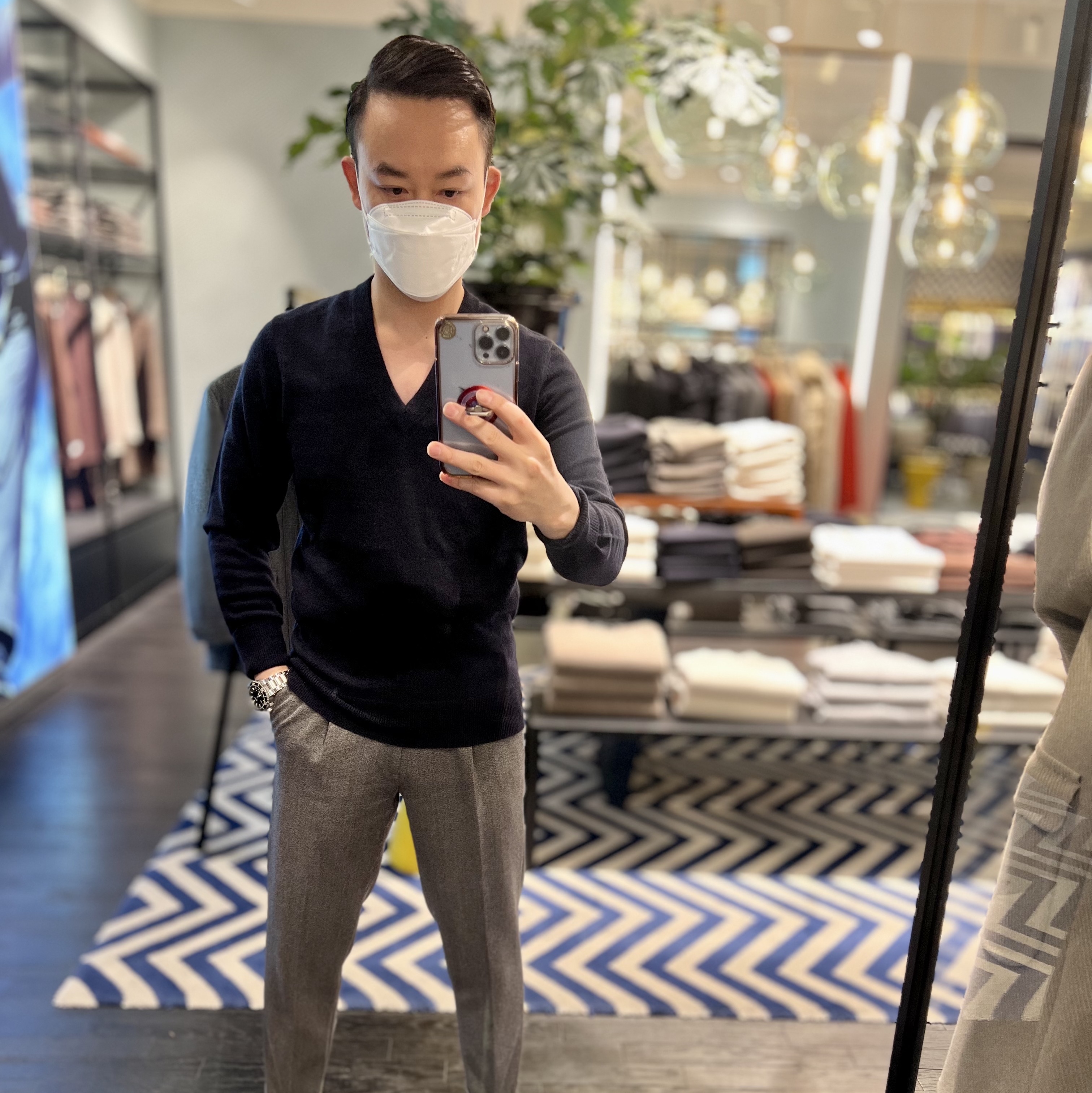 Off-White x Amore Pacific Protection Box (Without Cosmetics), AMI de Coeur Oversize Intarsia Sweater Royal Blue - 21FW 착용 스타일 - 1