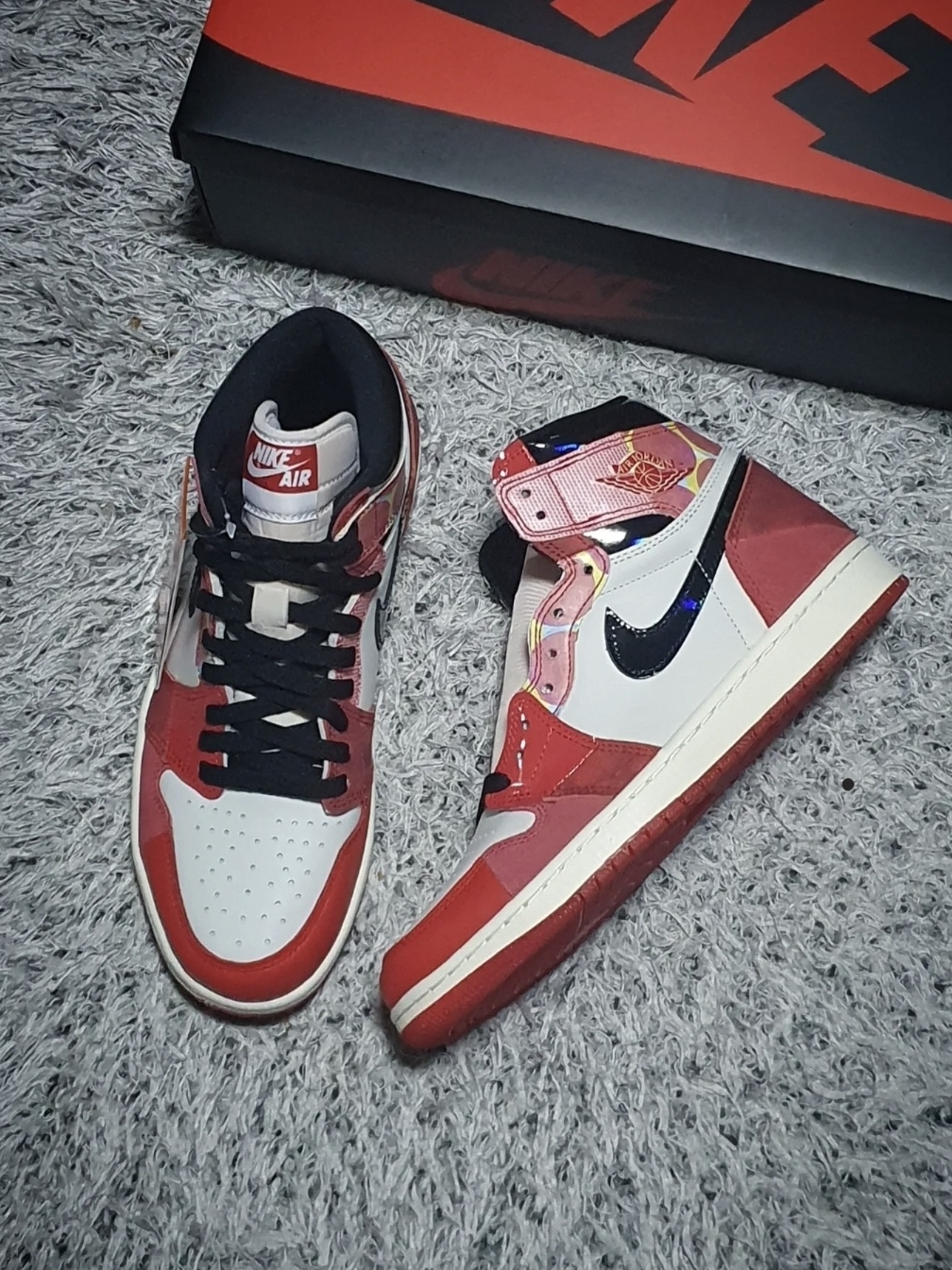 Jordan 1 Retro High Spider-Man Next Chapter 착용 스타일 - 2