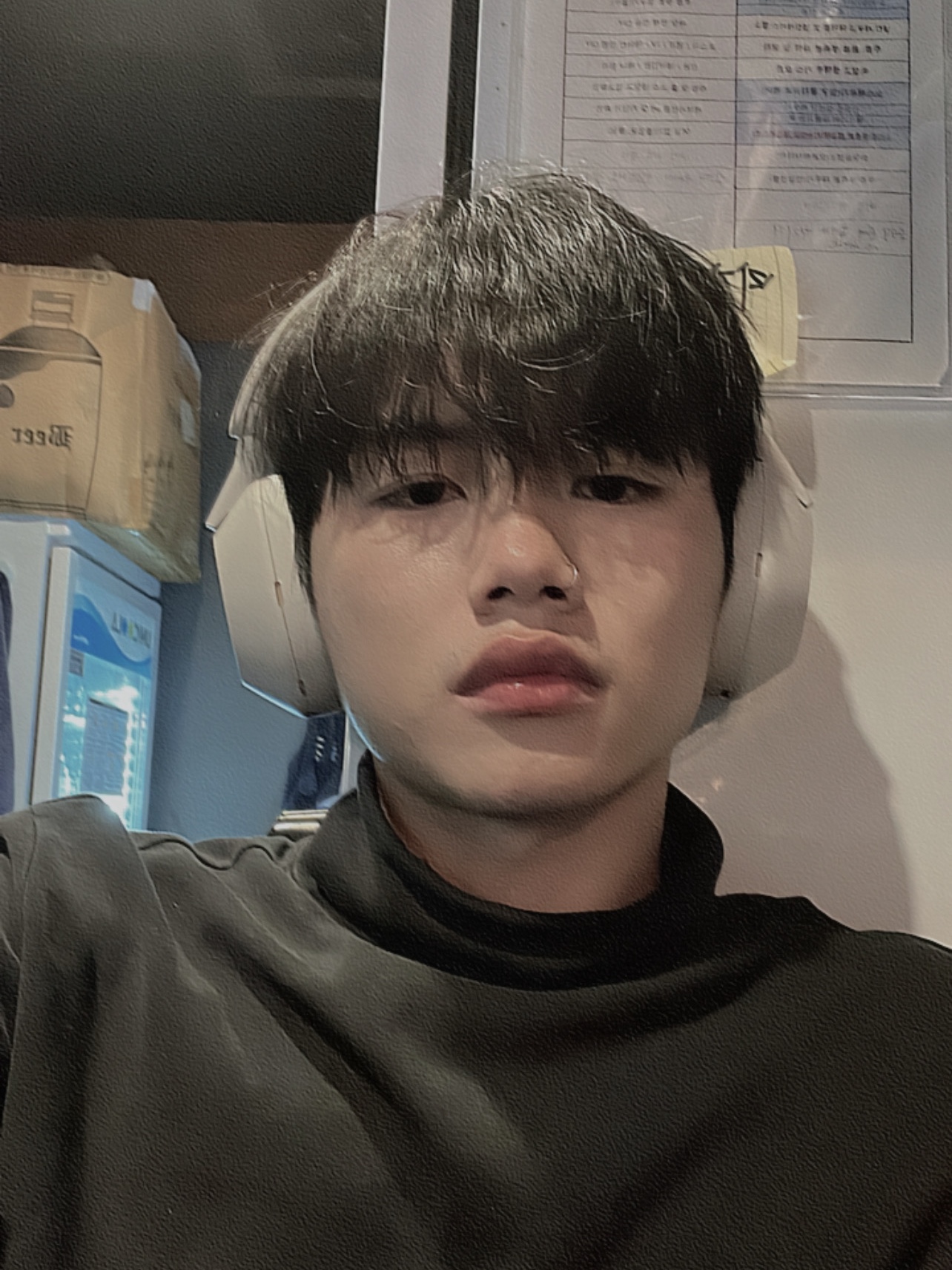 소니 WH-1000XM5 실버 (국내 정식 발매 제품) 착용 스타일 - 1