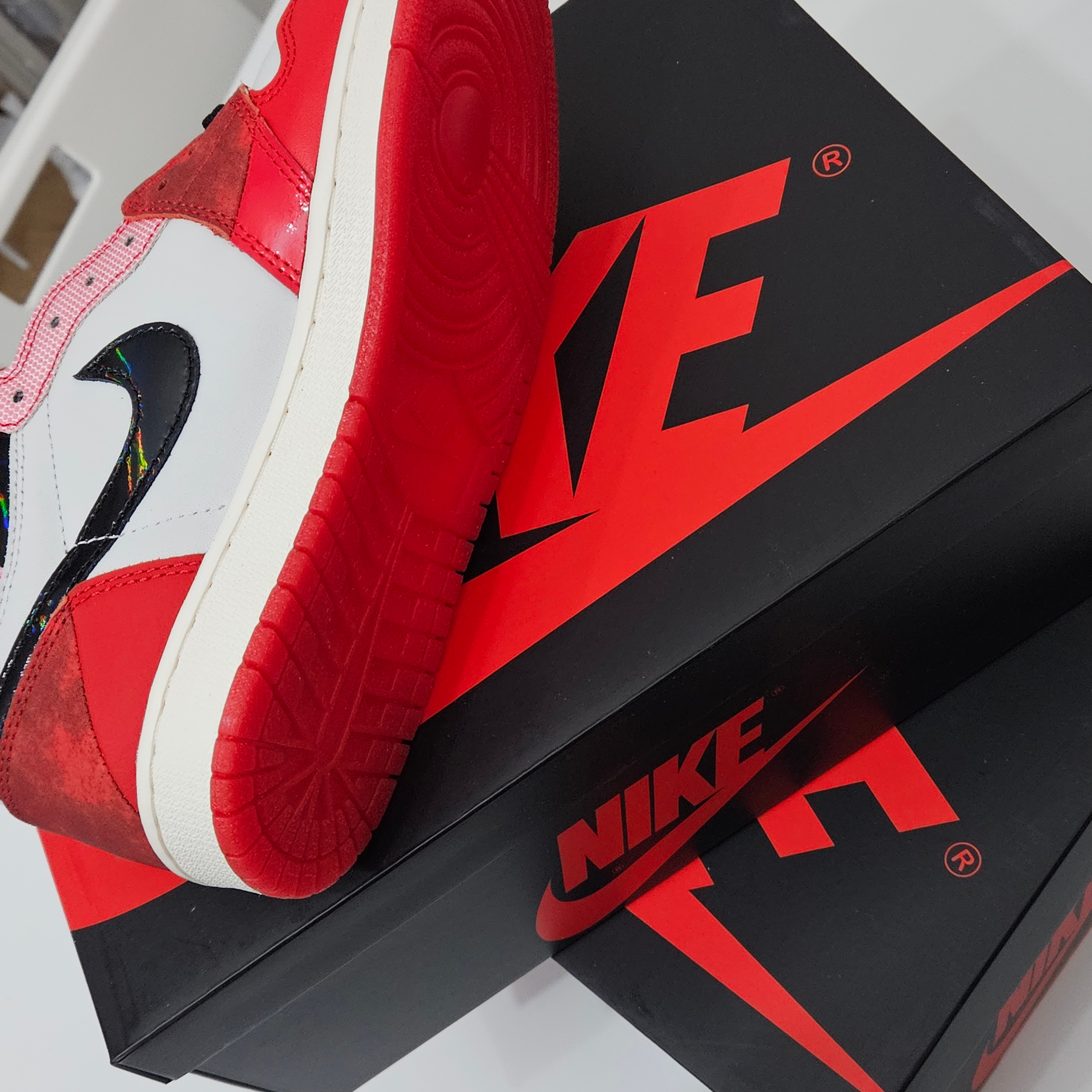 Jordan 1 Retro High Spider-Man Next Chapter, (GS) Jordan 1 Retro High Spider-Man Next Chapter 착용 스타일 - 3