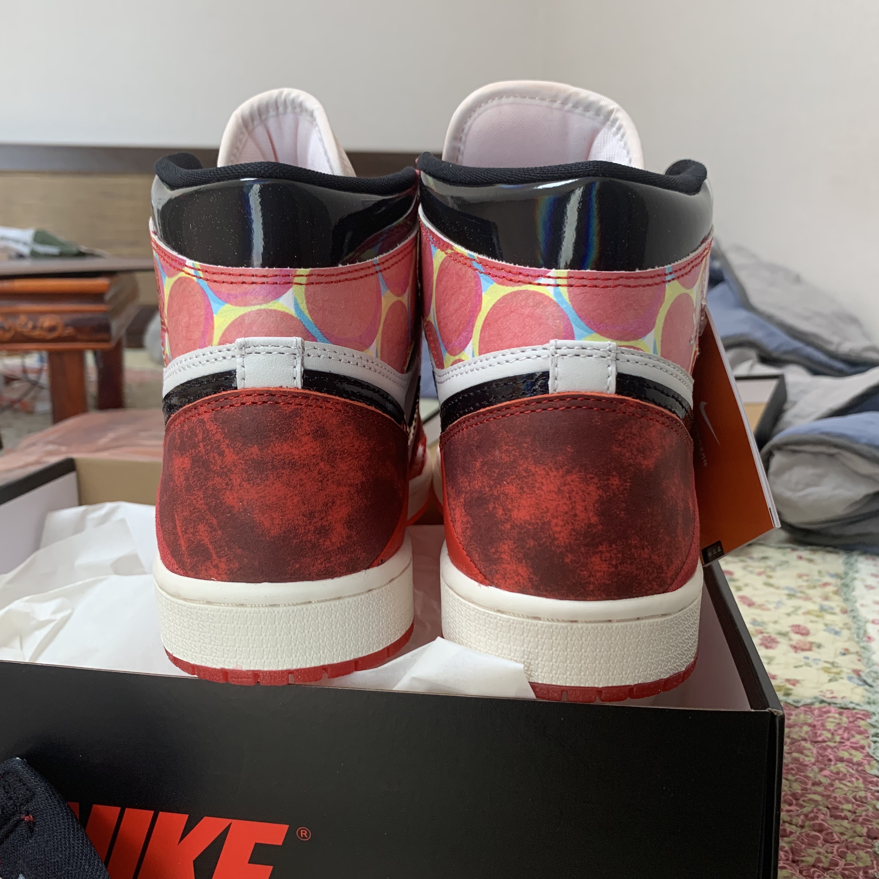 Jordan 1 Retro High Spider-Man Next Chapter 착용 스타일 - 5