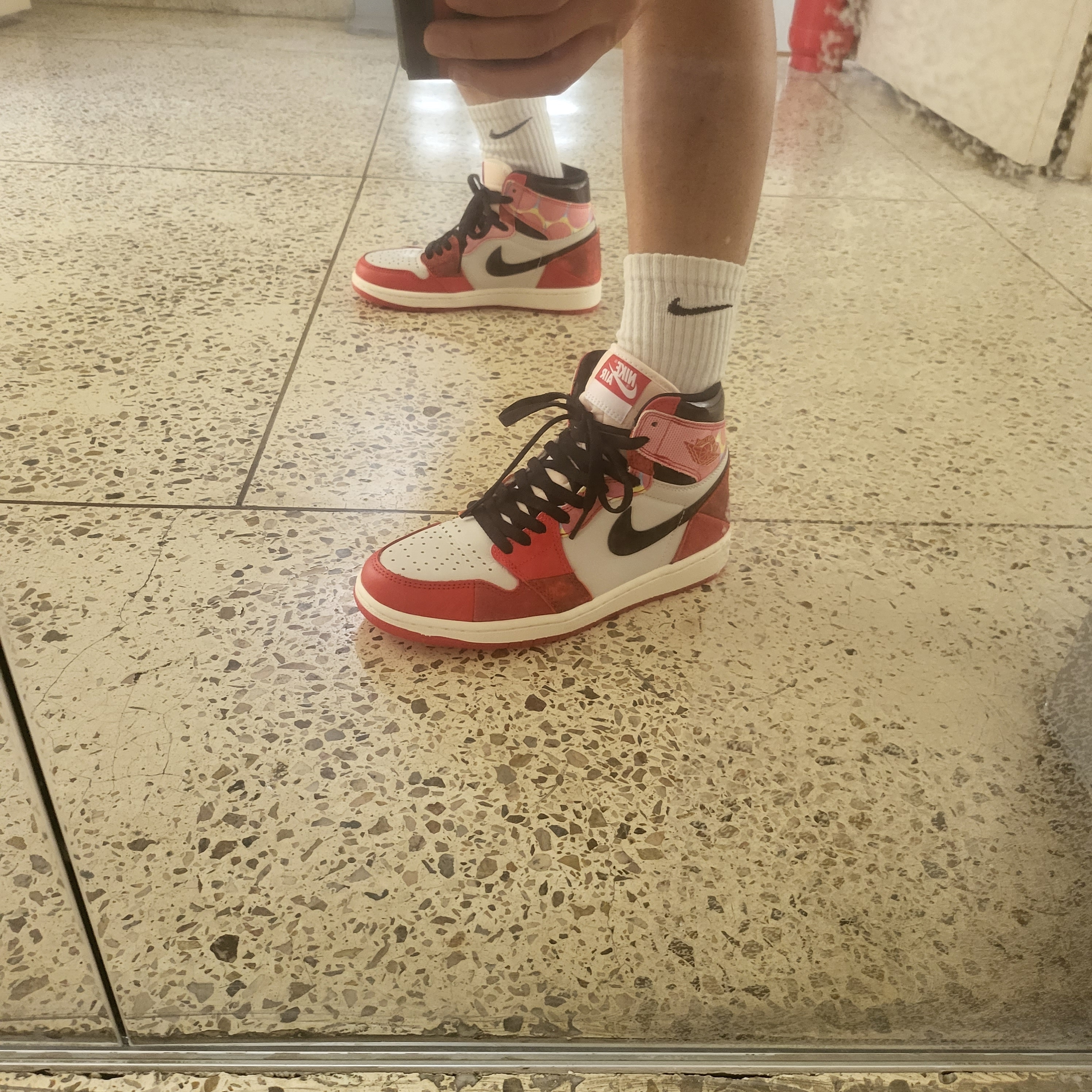 Jordan 1 Retro High Spider-Man Next Chapter 착용 스타일