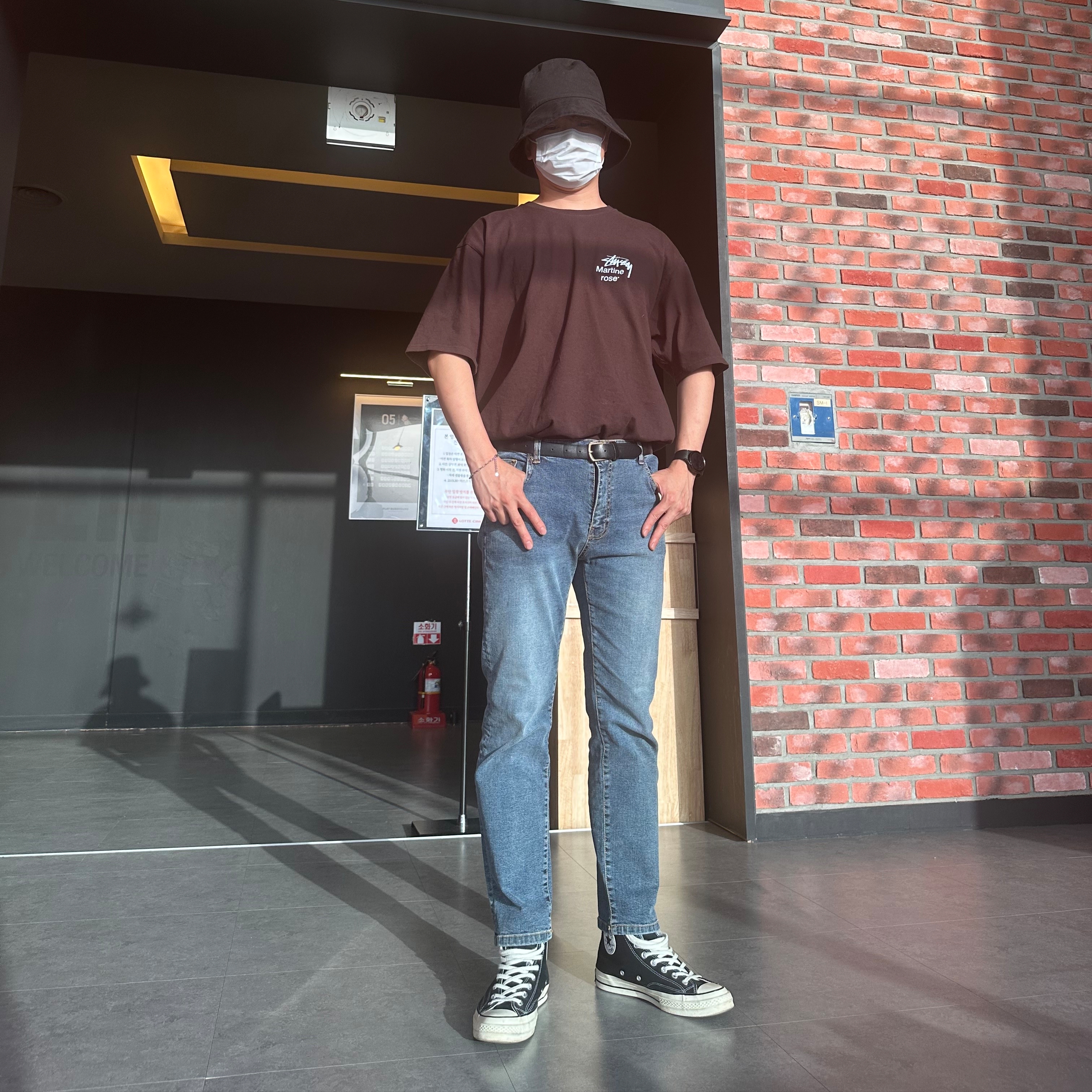 Stussy x Martine Rose Collage Pigment Dyed T-Shirt Black 착용 스타일