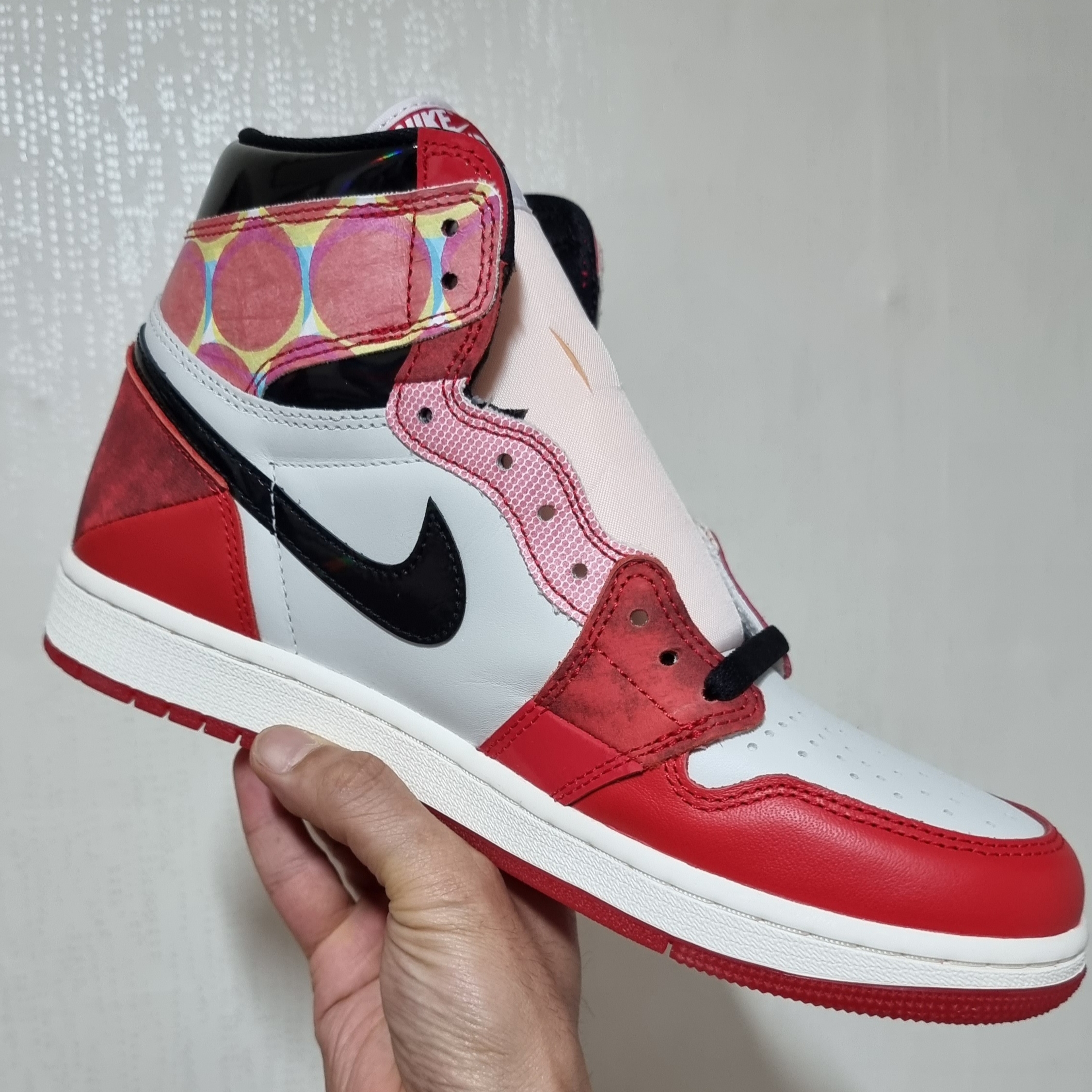 Jordan 1 Retro High Spider-Man Next Chapter 착용 스타일 - 2