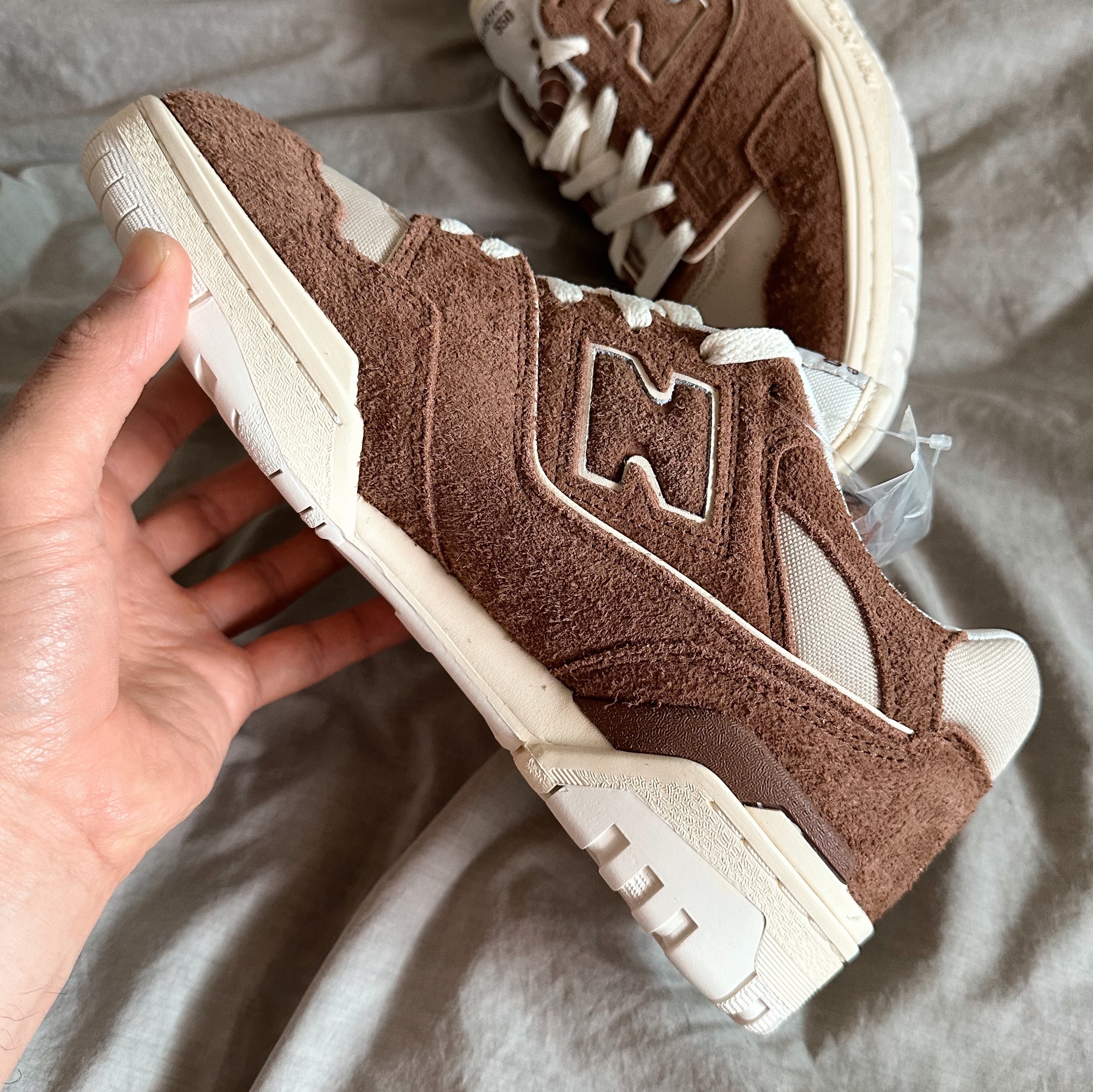 New Balance x Aime Leon Dore 550 True Brown 착용 스타일 - 2