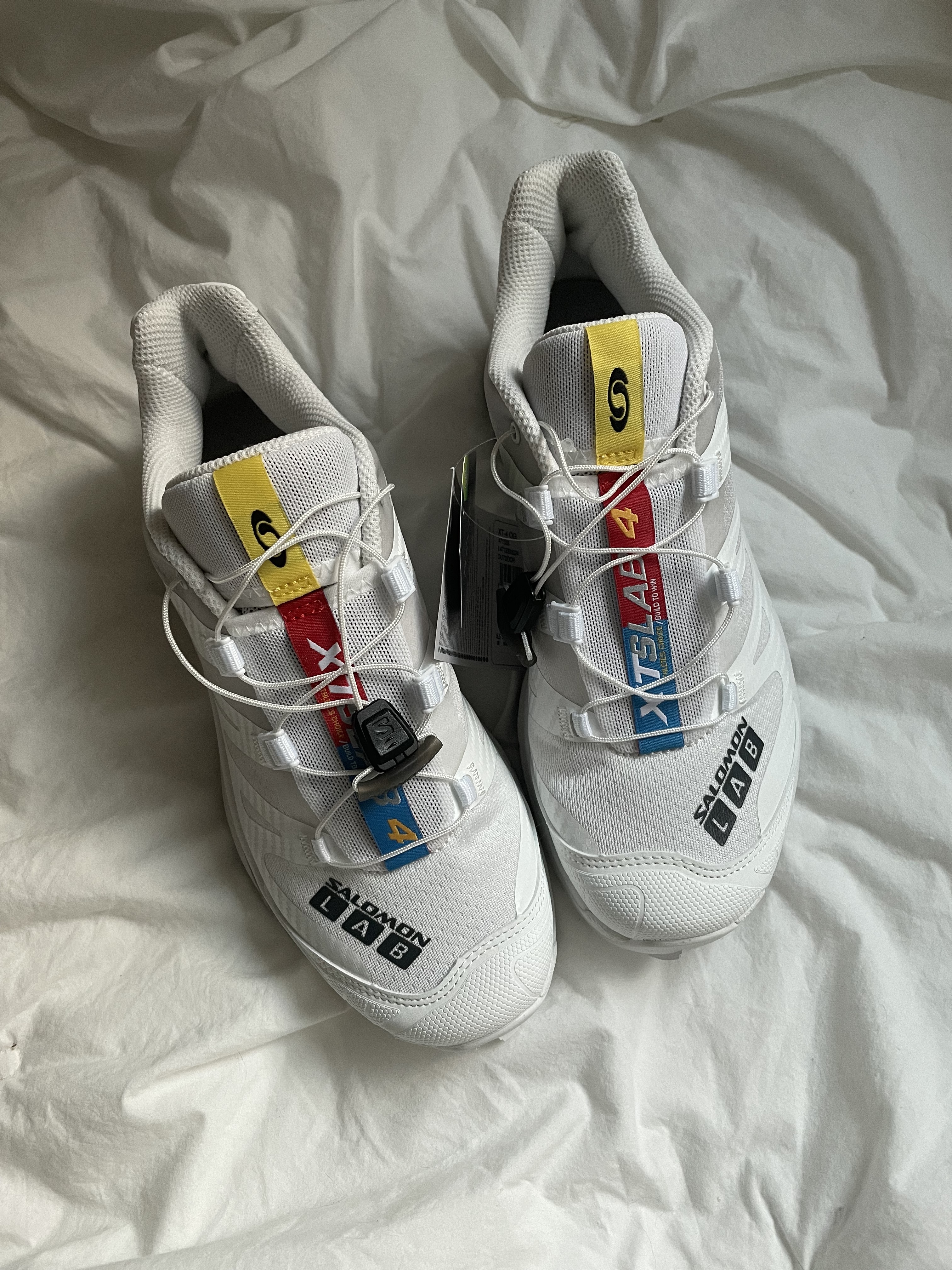 Salomon XT-4 White Lunar Rock 착용 스타일 - 1