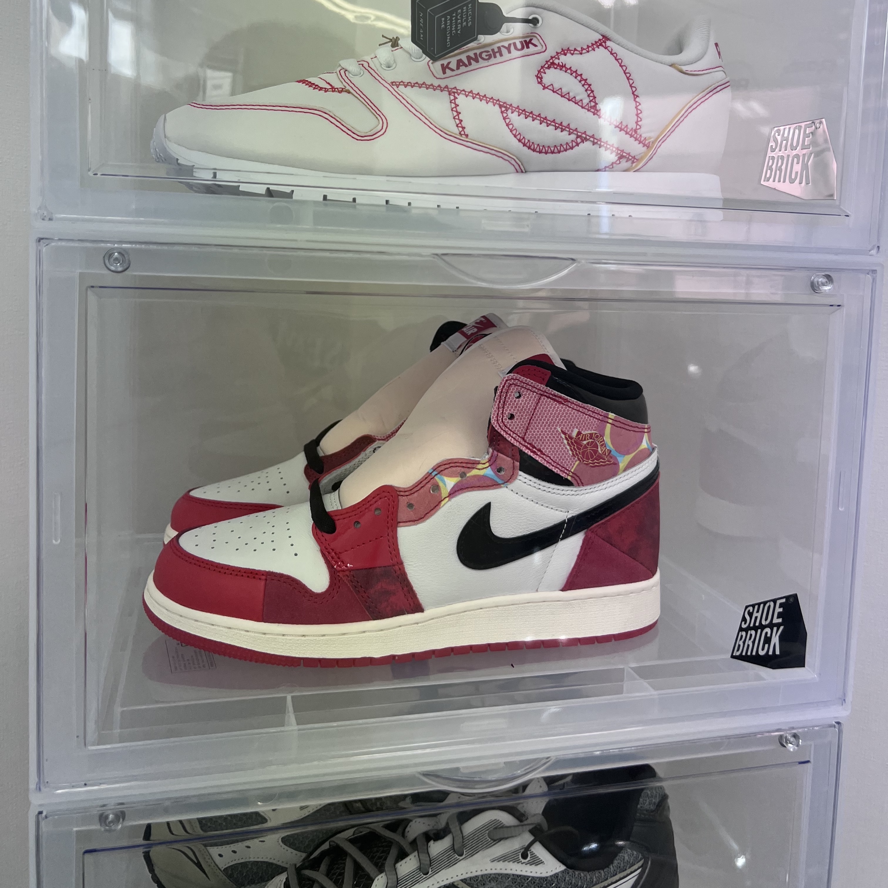 (GS) Jordan 1 Retro High Spider-Man Next Chapter, Reebok x Kanghyuk Classic Leather White Primal Red 착용 스타일 - 2