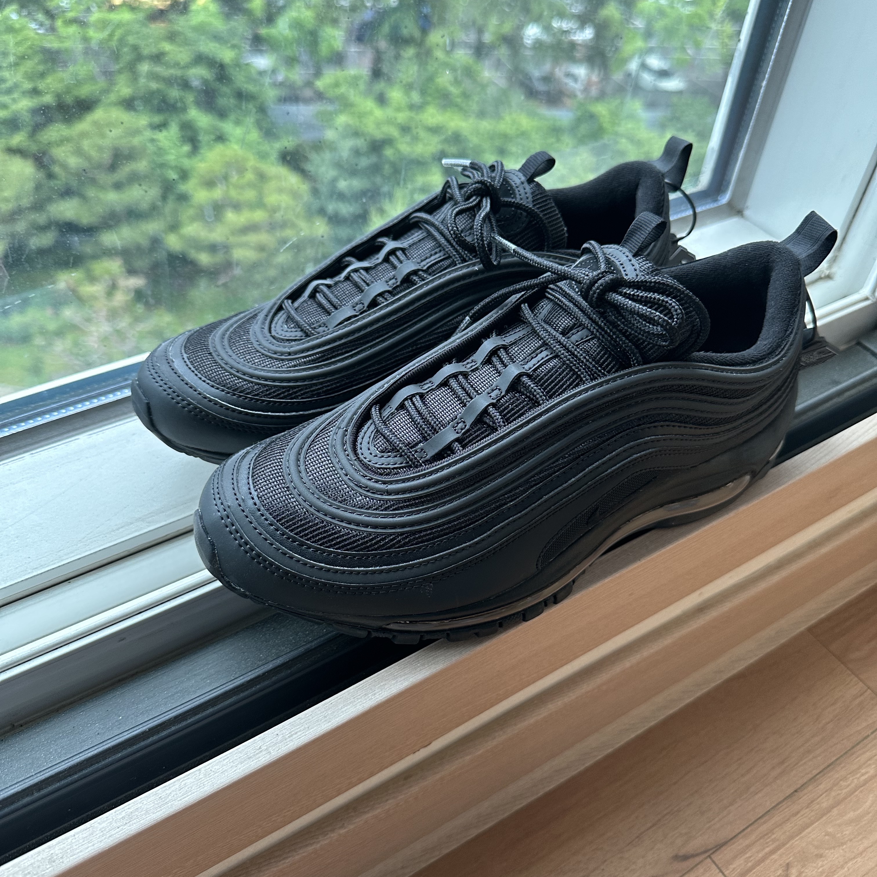 Nike Air Max 97 Triple Black 착용 스타일