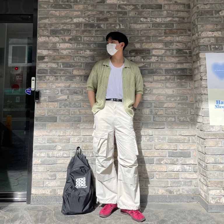 Adidas Tobacco Gruen Collegiate Burgundy 착용 스타일 - 4