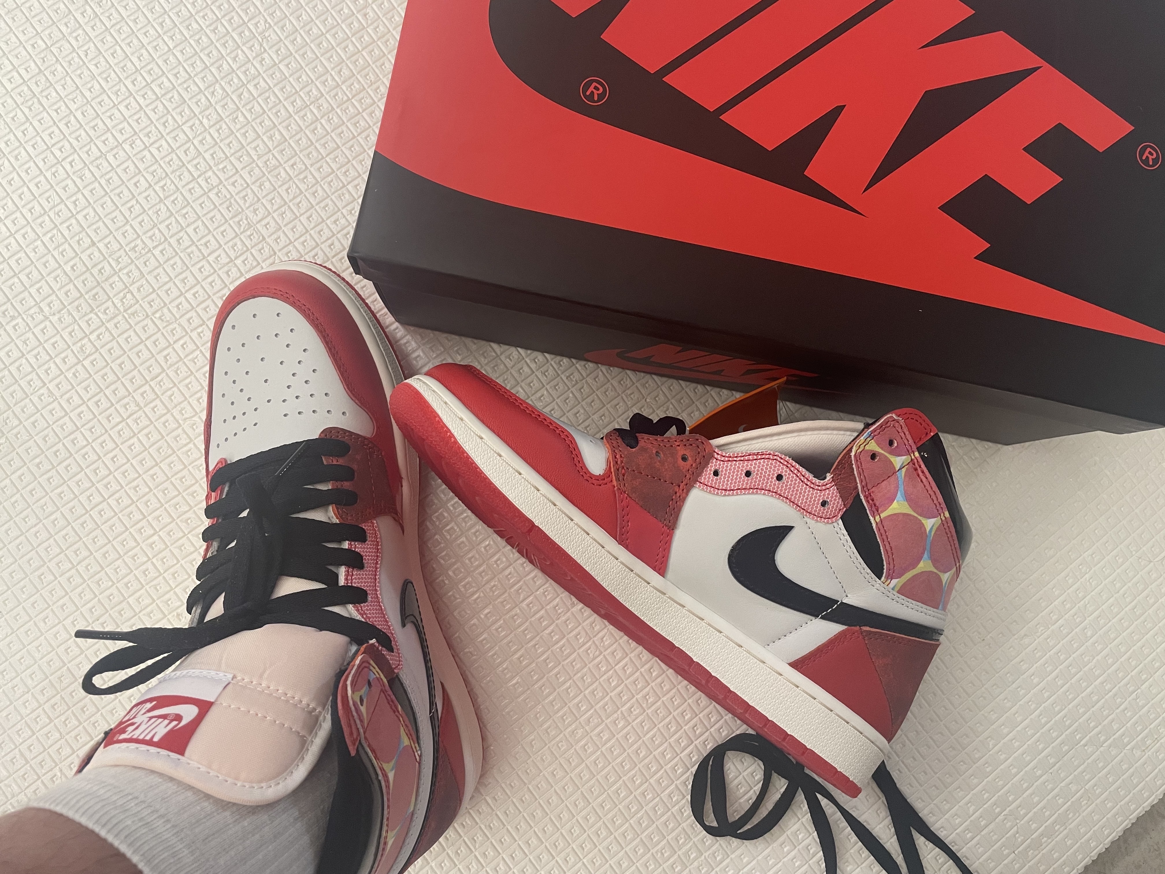 Jordan 1 Retro High Spider-Man Next Chapter 착용 스타일