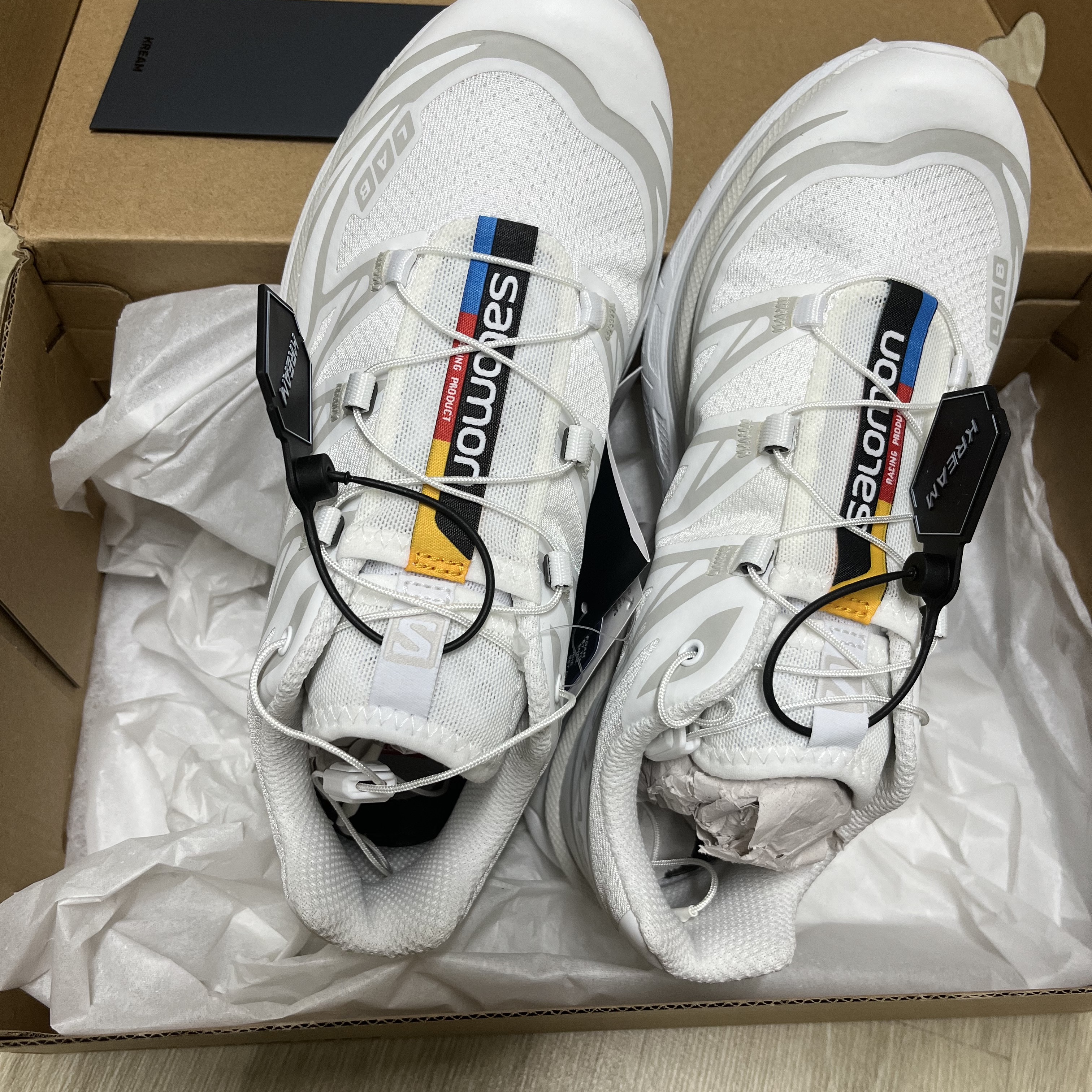 살로몬 XT-6 ADV 화이트 착용 스타일 - 2
