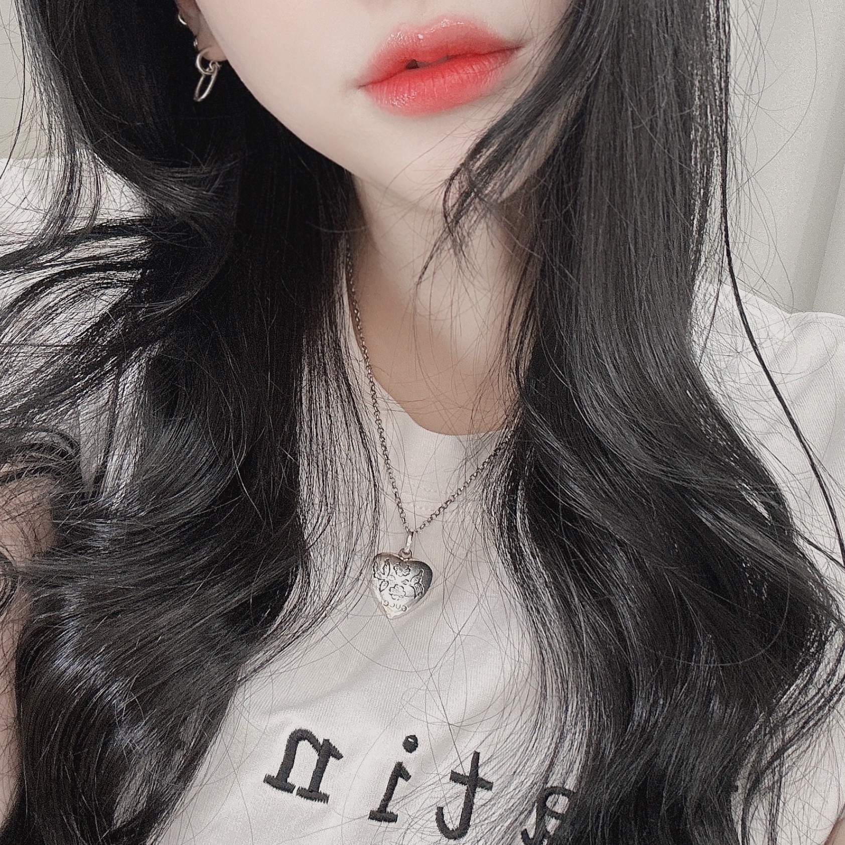 Gucci Blind for Love Necklace Silver 착용 스타일