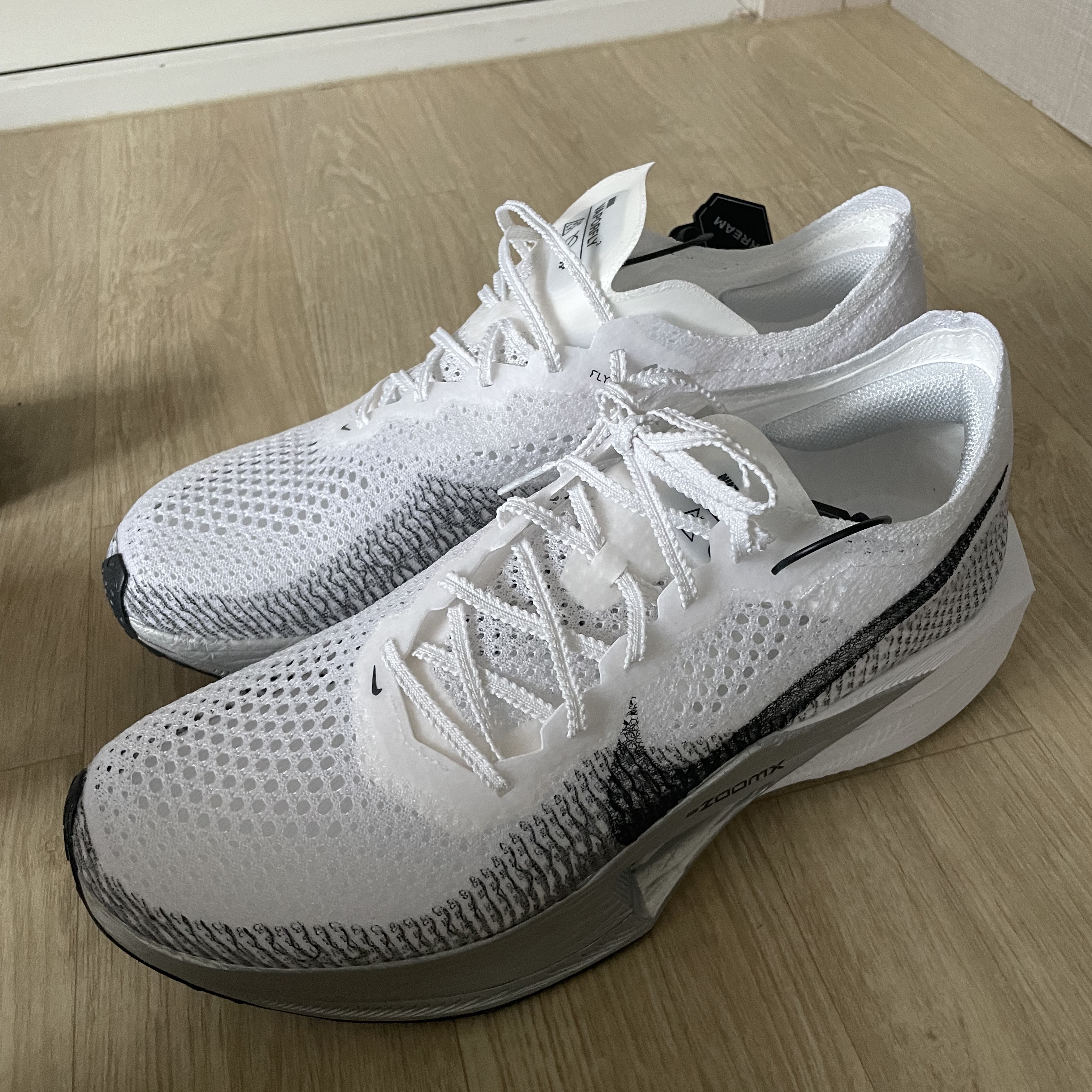 Nike ZoomX Vaporfly Next% 3 White Grey 착용 스타일