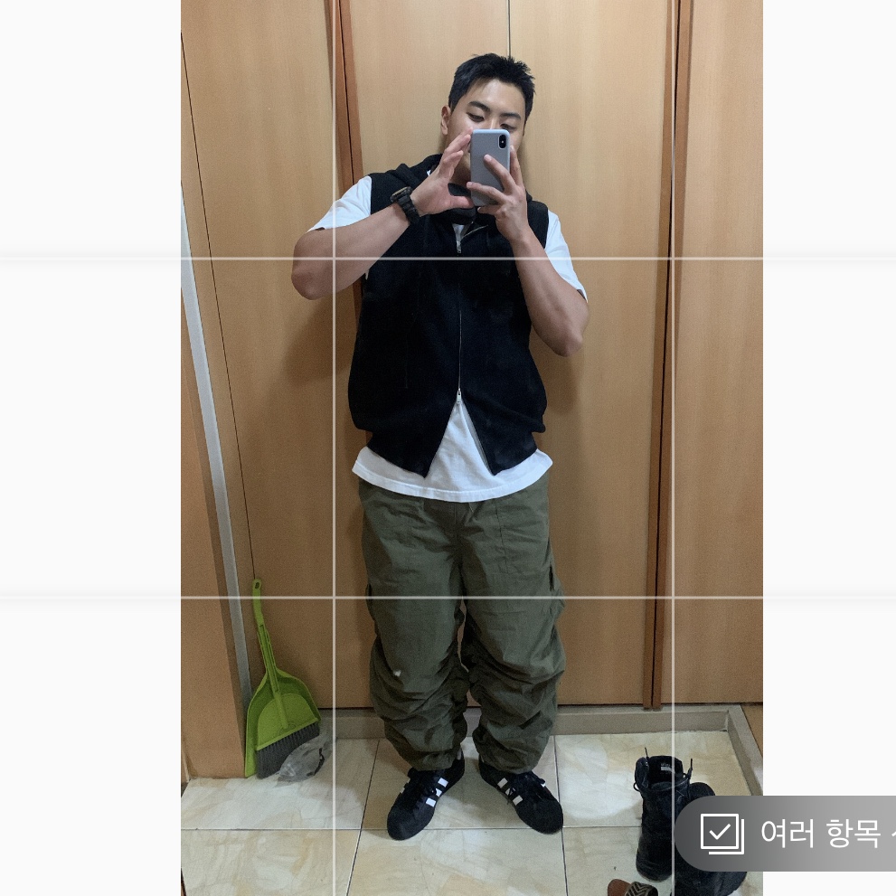 Adidas Superstar Core Black White 착용 스타일