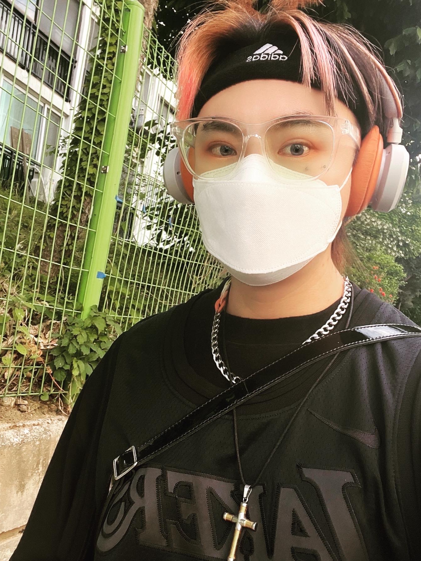 [12% 쿠폰] 뱅앤올룹슨 베오플레이 HX 팀버 착용 스타일 - 1