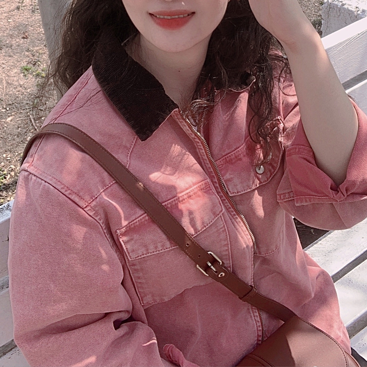 Stussy Washed Canvas Work Shirt Dusty Rose, A.P.C. Betty Bag Nut Brown 착용 스타일