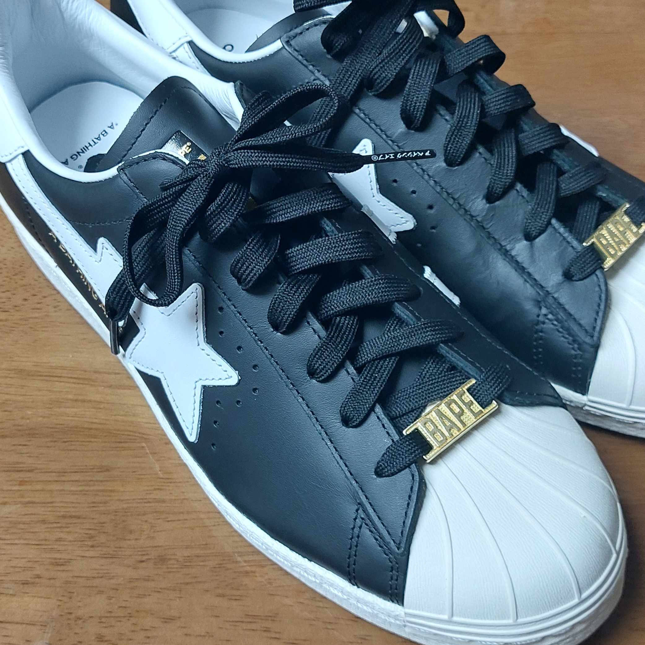 Adidas x BAPE Superstar 80s Core Black Off White 착용 스타일