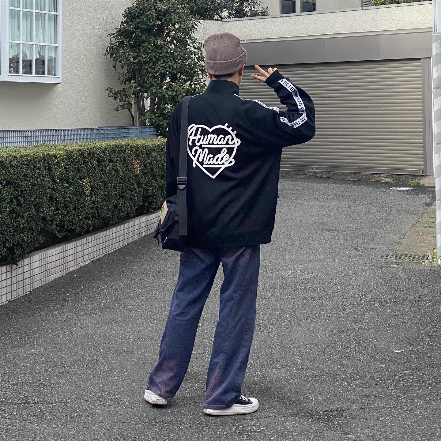 Human Made Track Jacket Black 착용 스타일 - 2