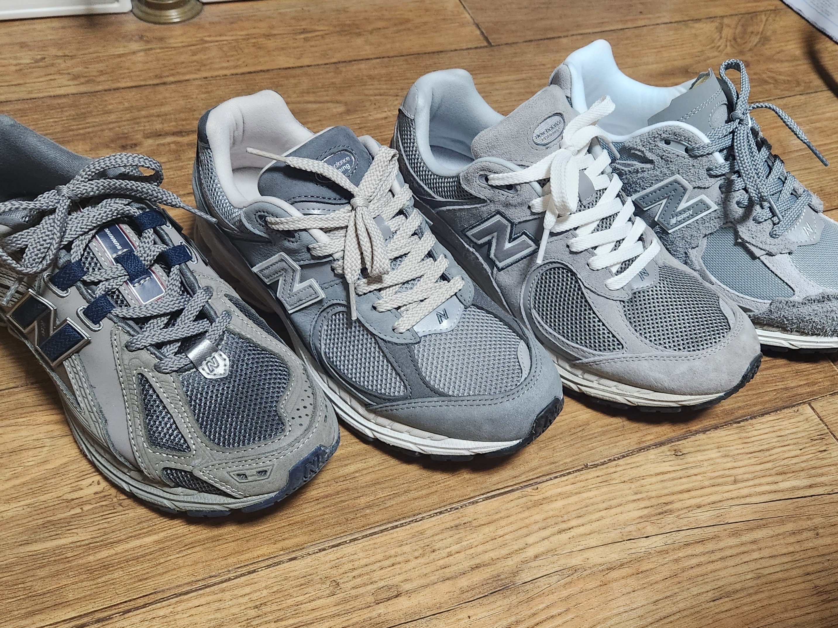 New Balance 2002R Protection Pack Grey, New Balance 1906R Charcoal Grey 착용 스타일