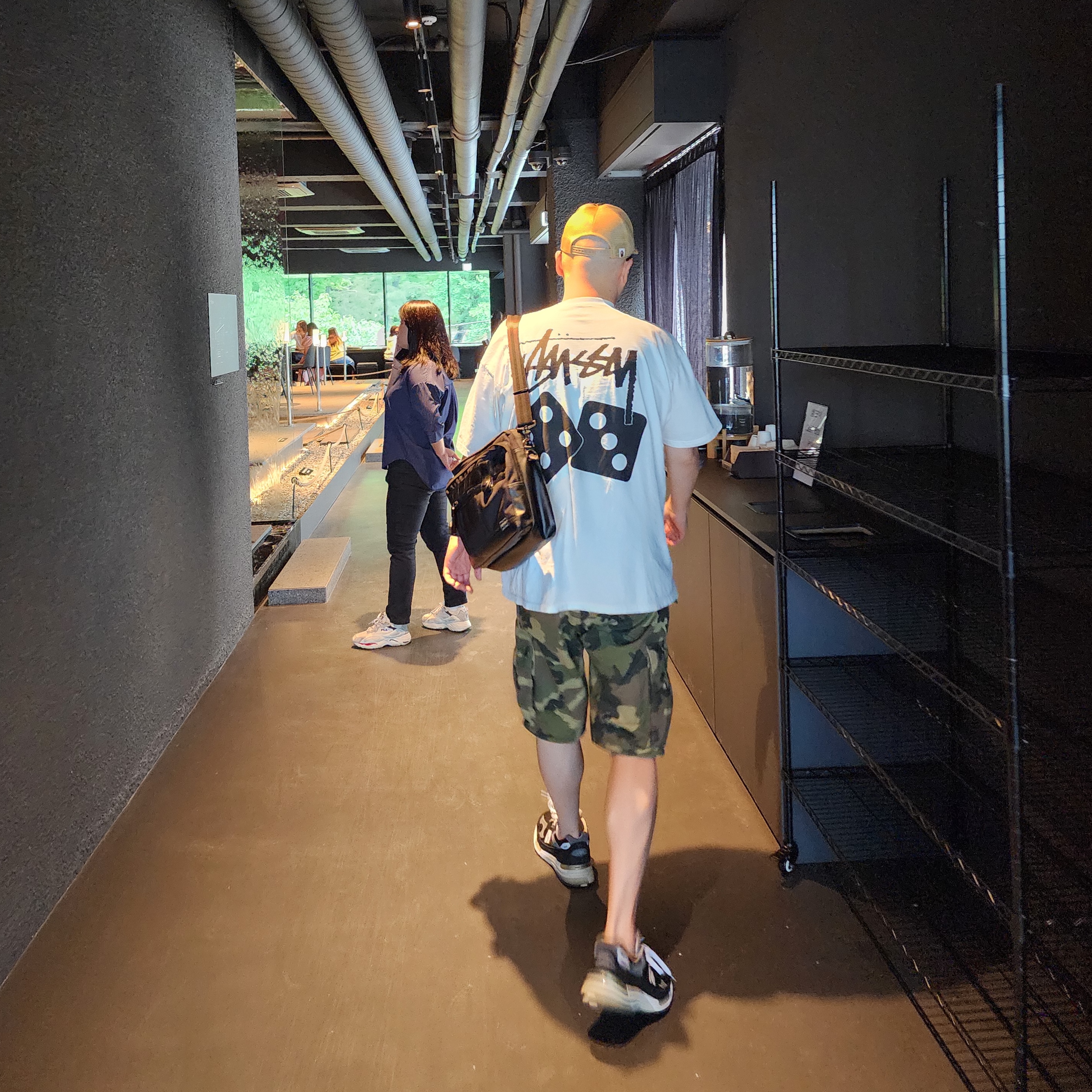 Stussy x BAPE Trucker Cap Yellow, Stussy Dice Pigment Dyed T-Shirt Natural 착용 스타일