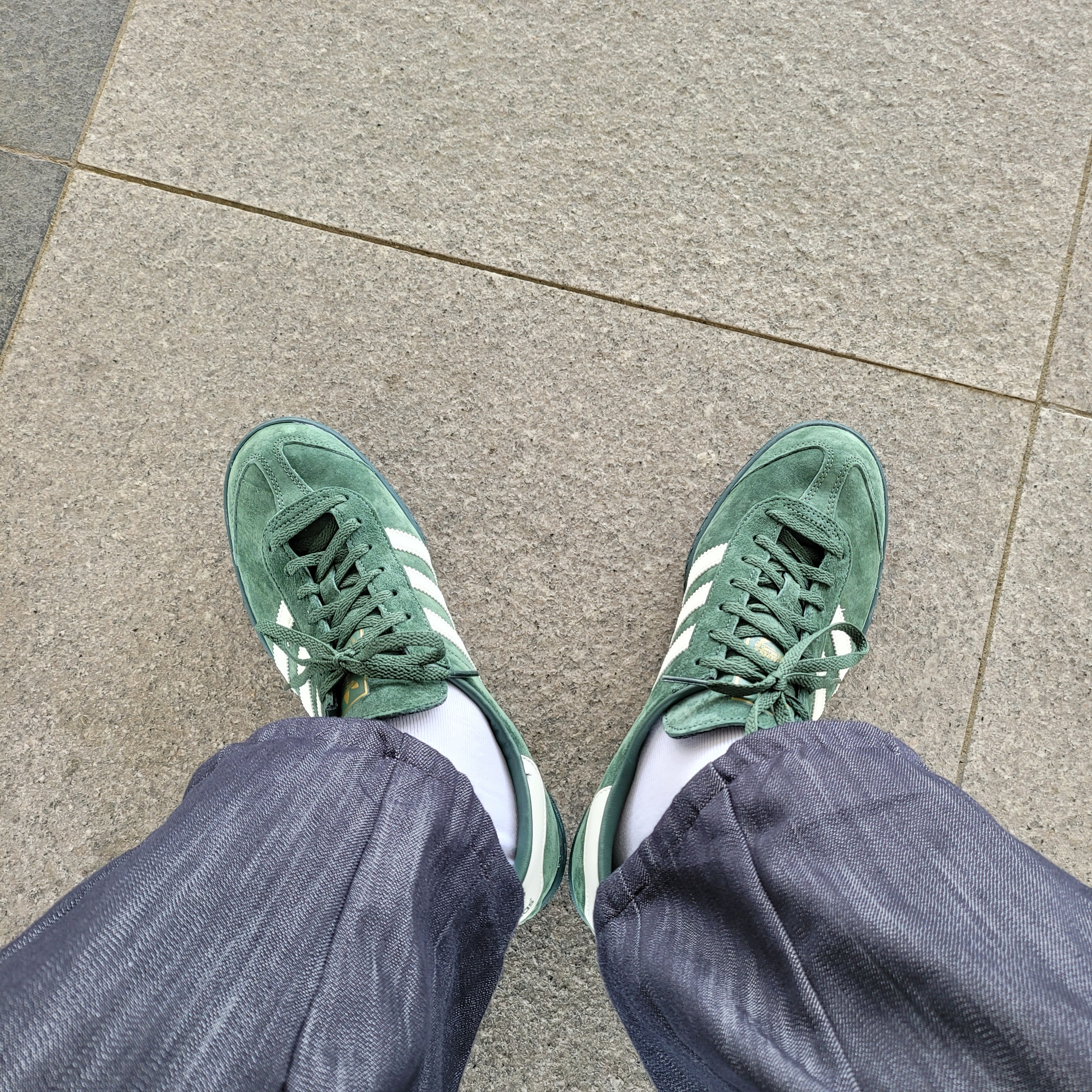 Adidas City Series Hamburg Green Oxide Off White 착용 스타일