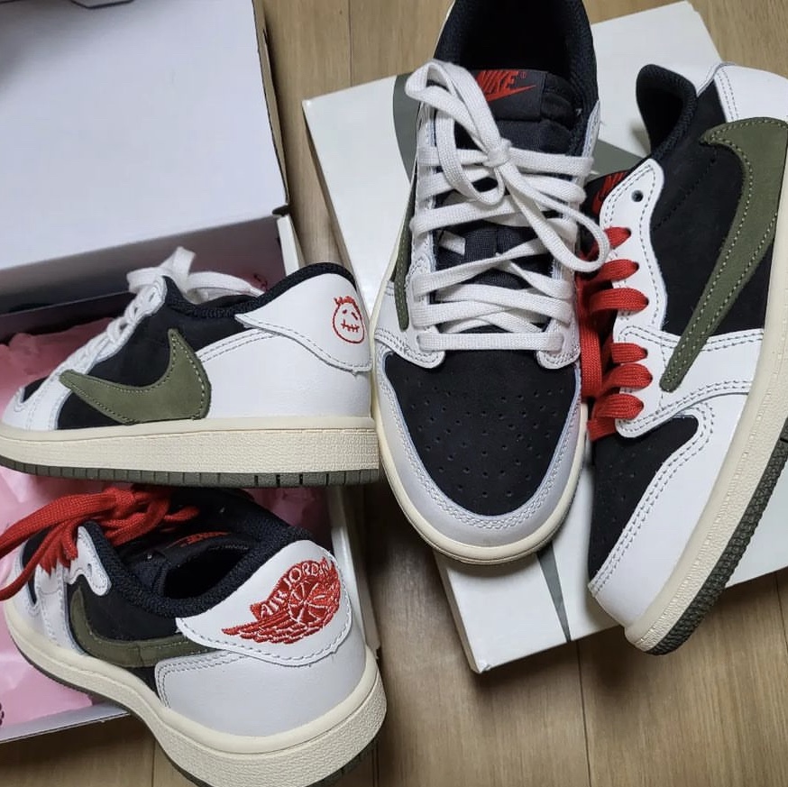 (PS) Jordan 1 x Travis Scott Retro Low OG SP Medium Olive 착용 스타일 - 1