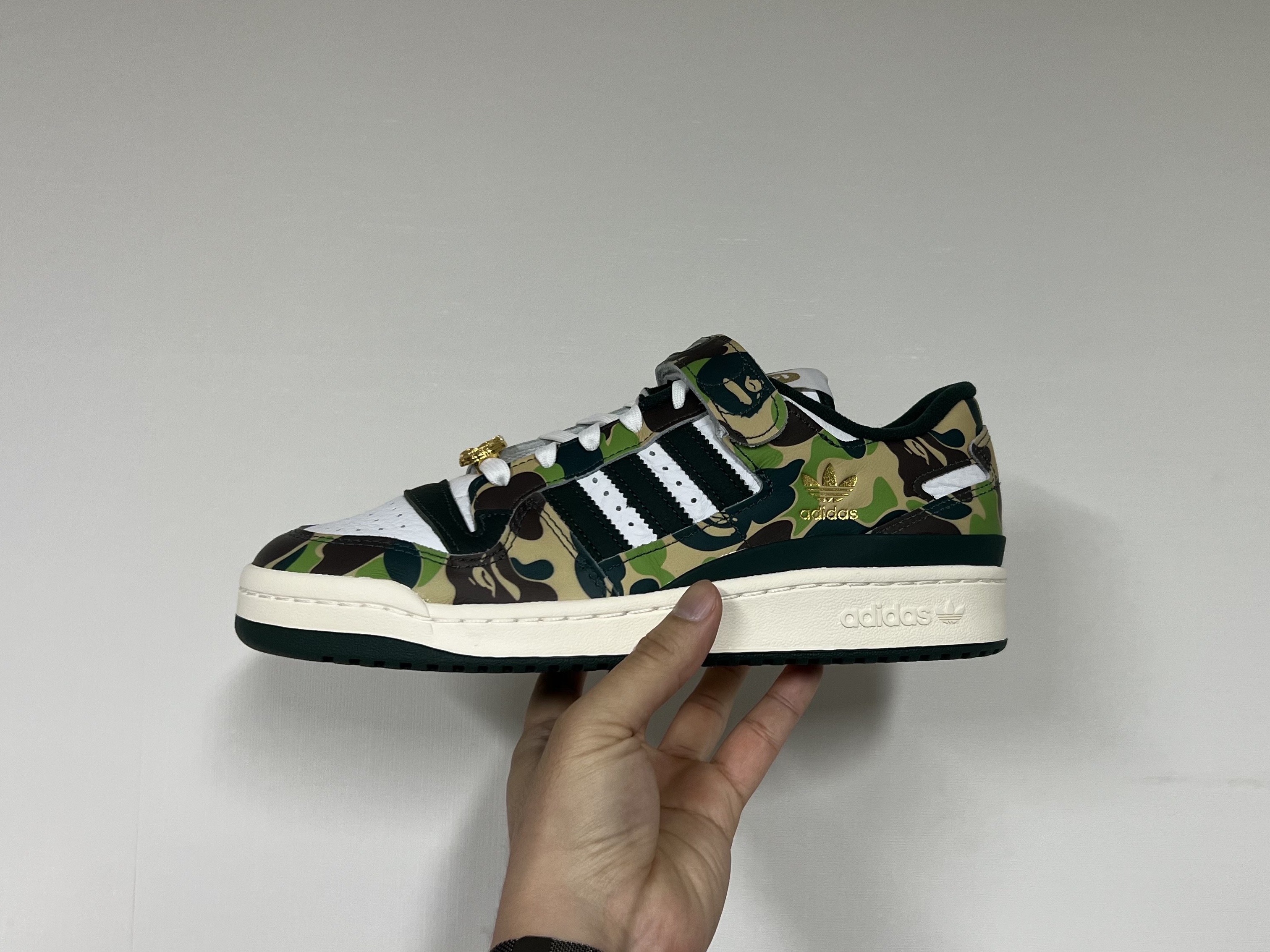 Adidas x BAPE Forum 84 Low Green Camo 착용 스타일