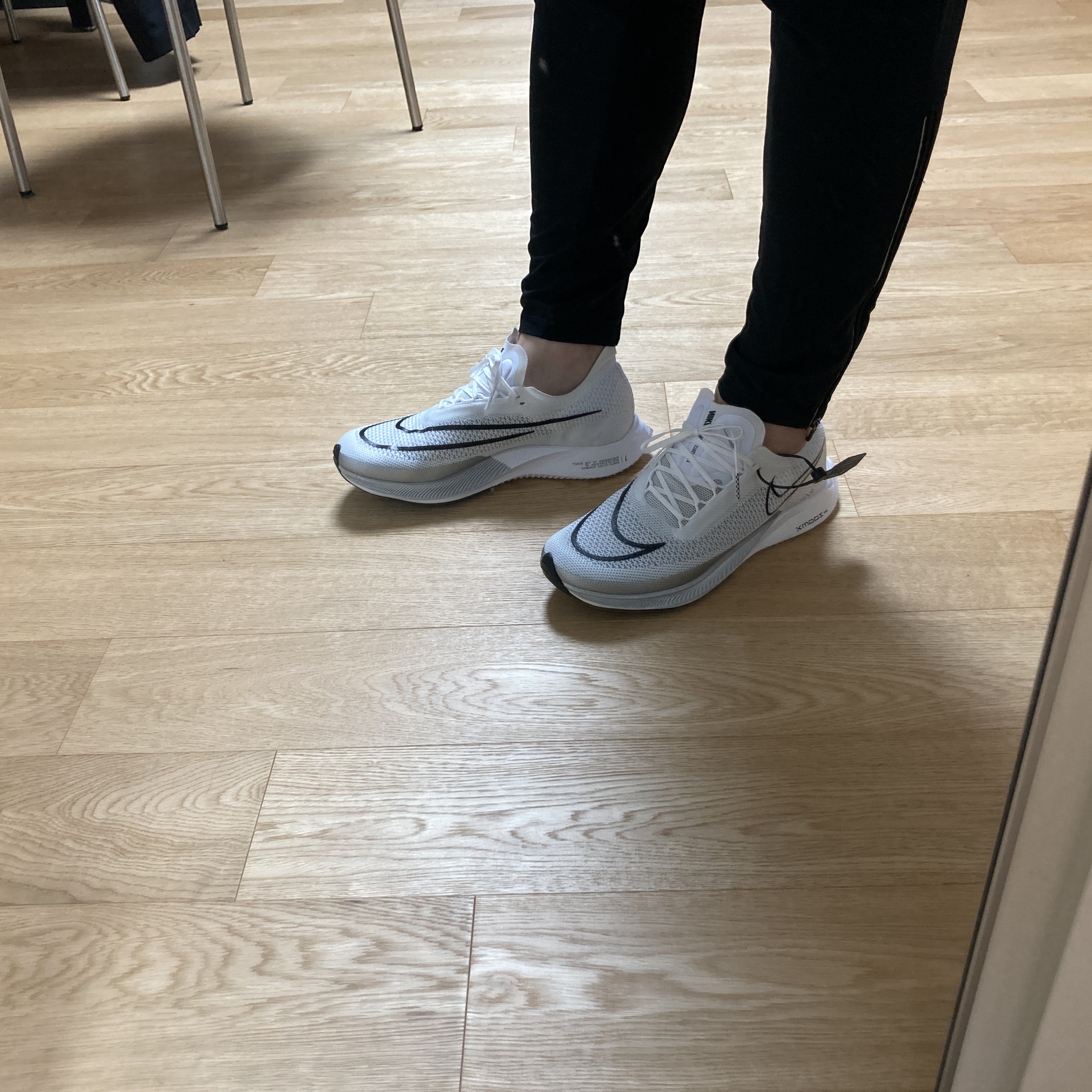 Nike ZoomX Streakfly White Metallic Silver 착용 스타일