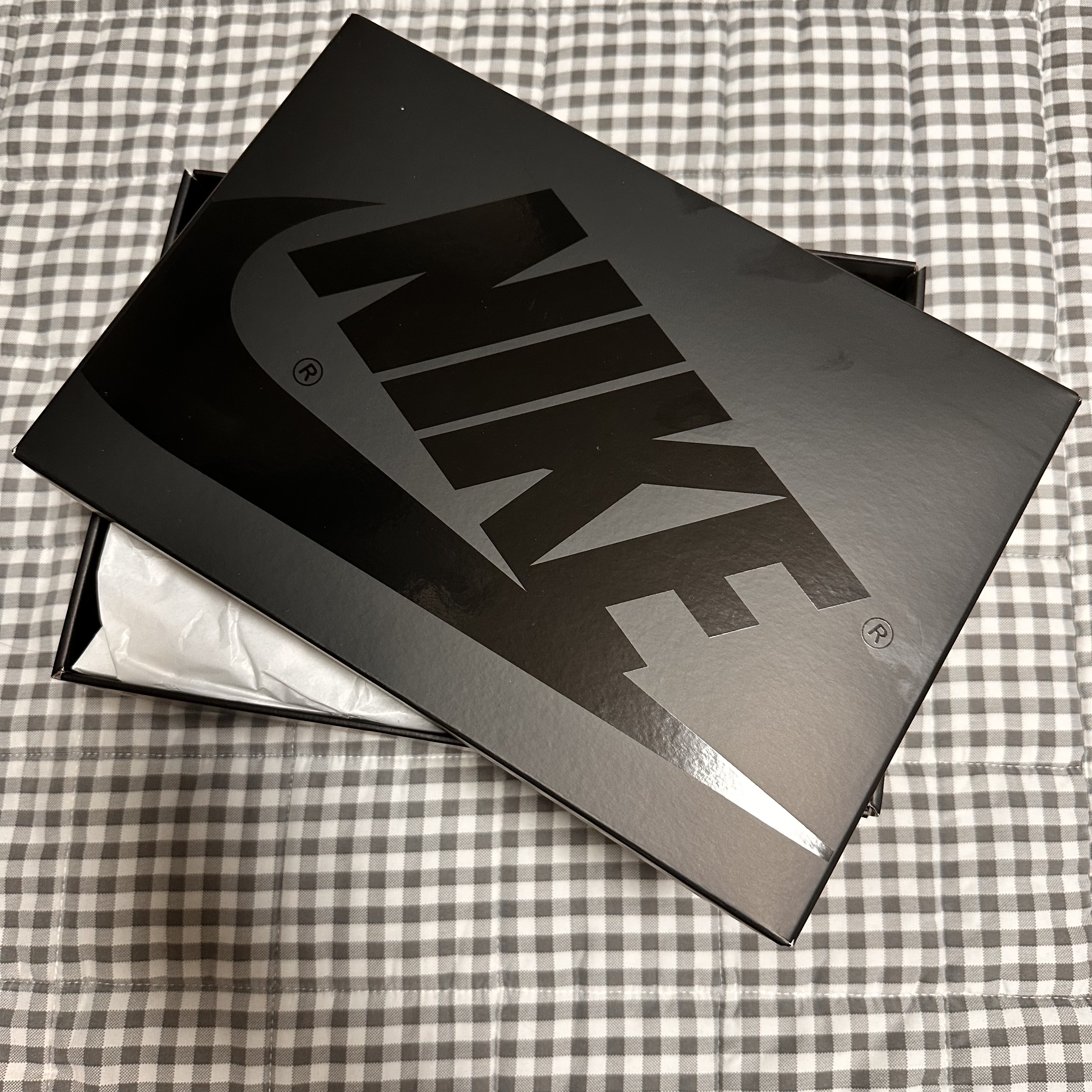 Jordan 1 x Travis Scott Retro Low OG SP Black Phantom 착용 스타일 - 2