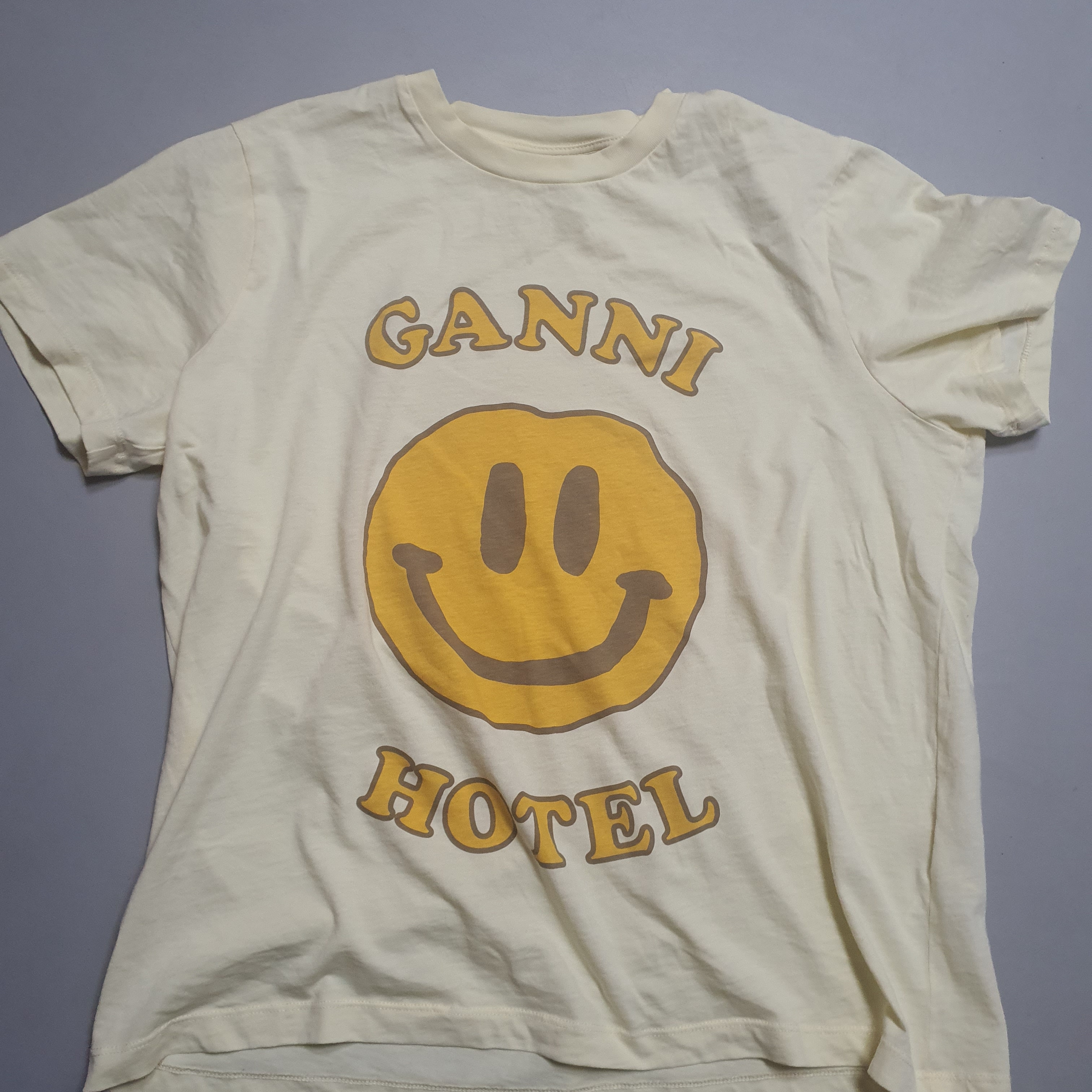 (W) Ganni Logo T-Shirt Flan 착용 스타일