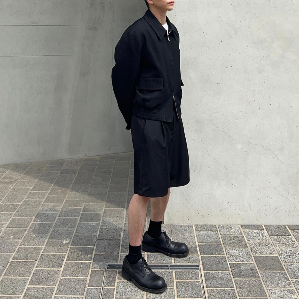 Millo Archive Minimalist Bermuda Half Pants Pine Green 착용 스타일 - 2
